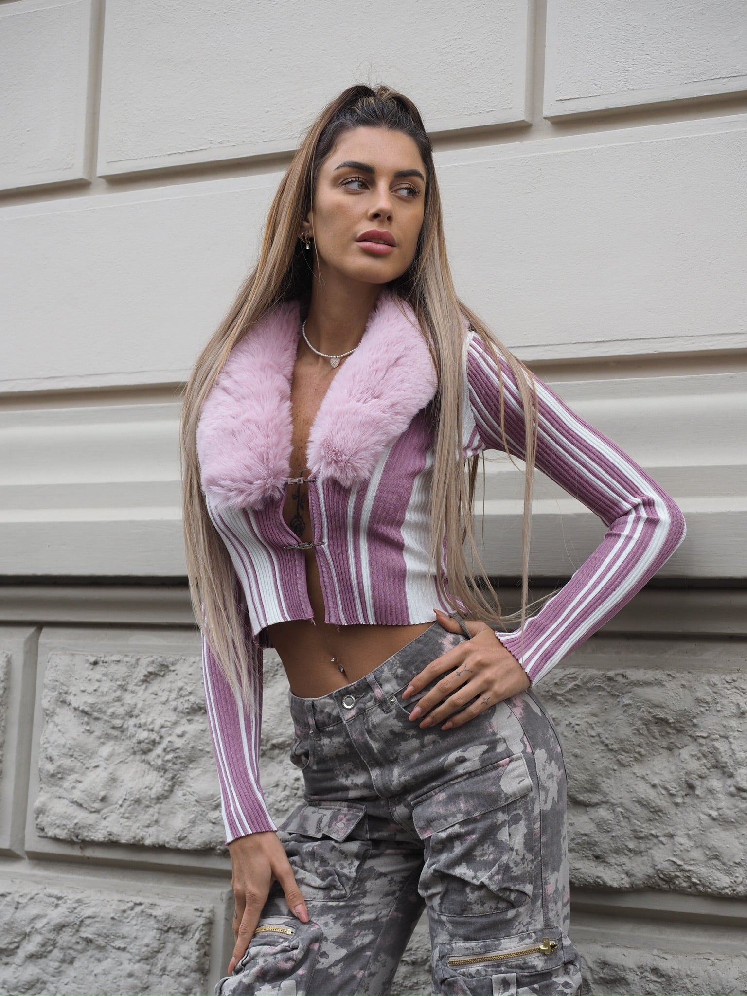 Maglione con pelliccia rosa - R.a. Boutique 