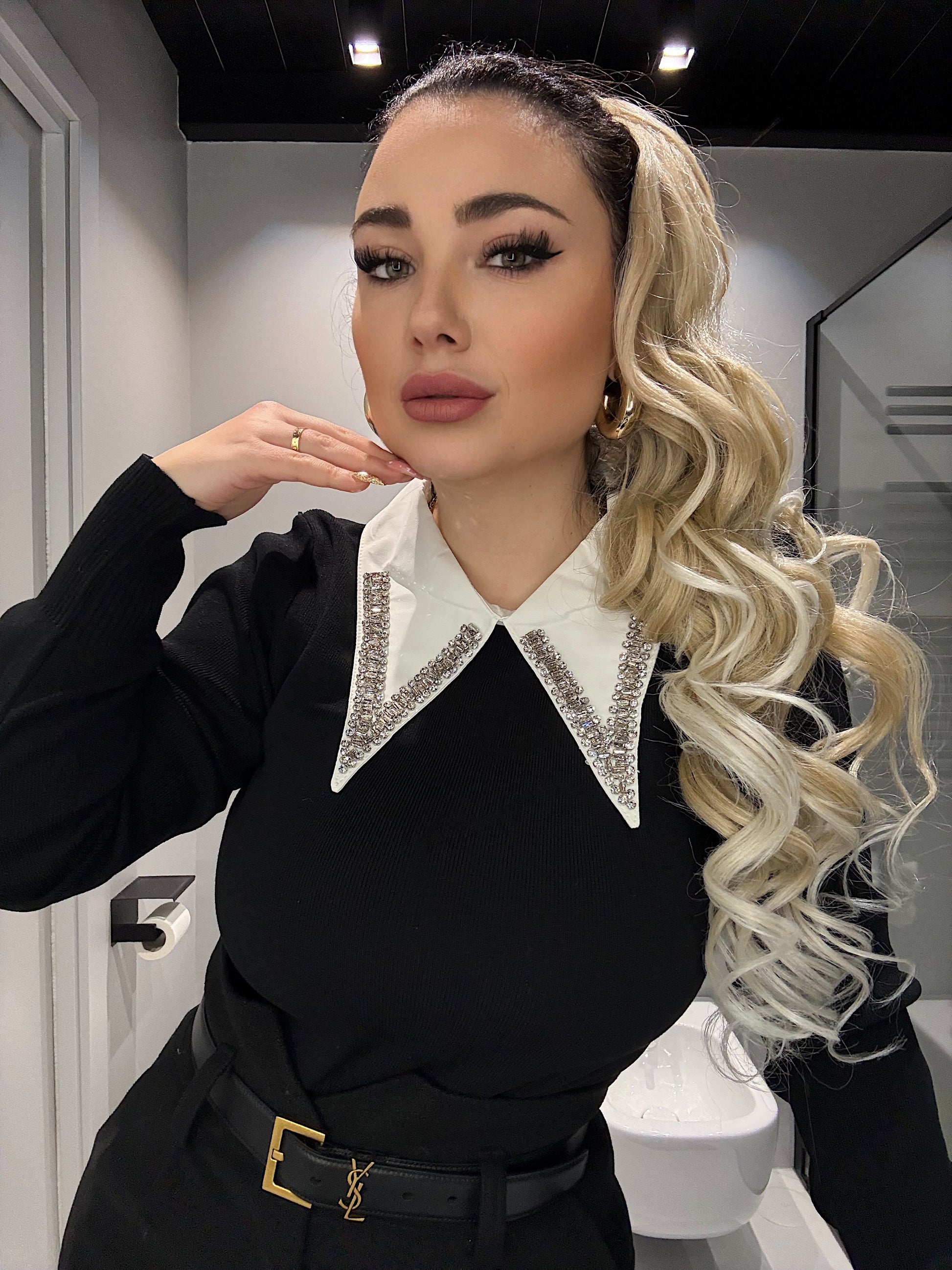 Maglioncino nero con strass - R.a. Boutique