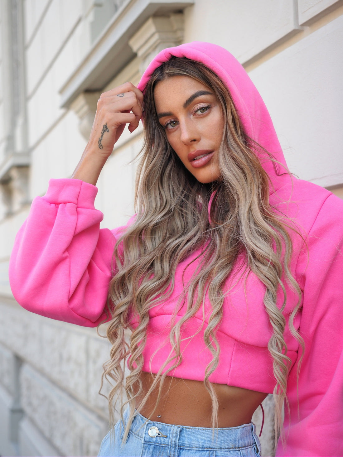 Felpa crop rosa barbie con lacci - R.a. Boutique 