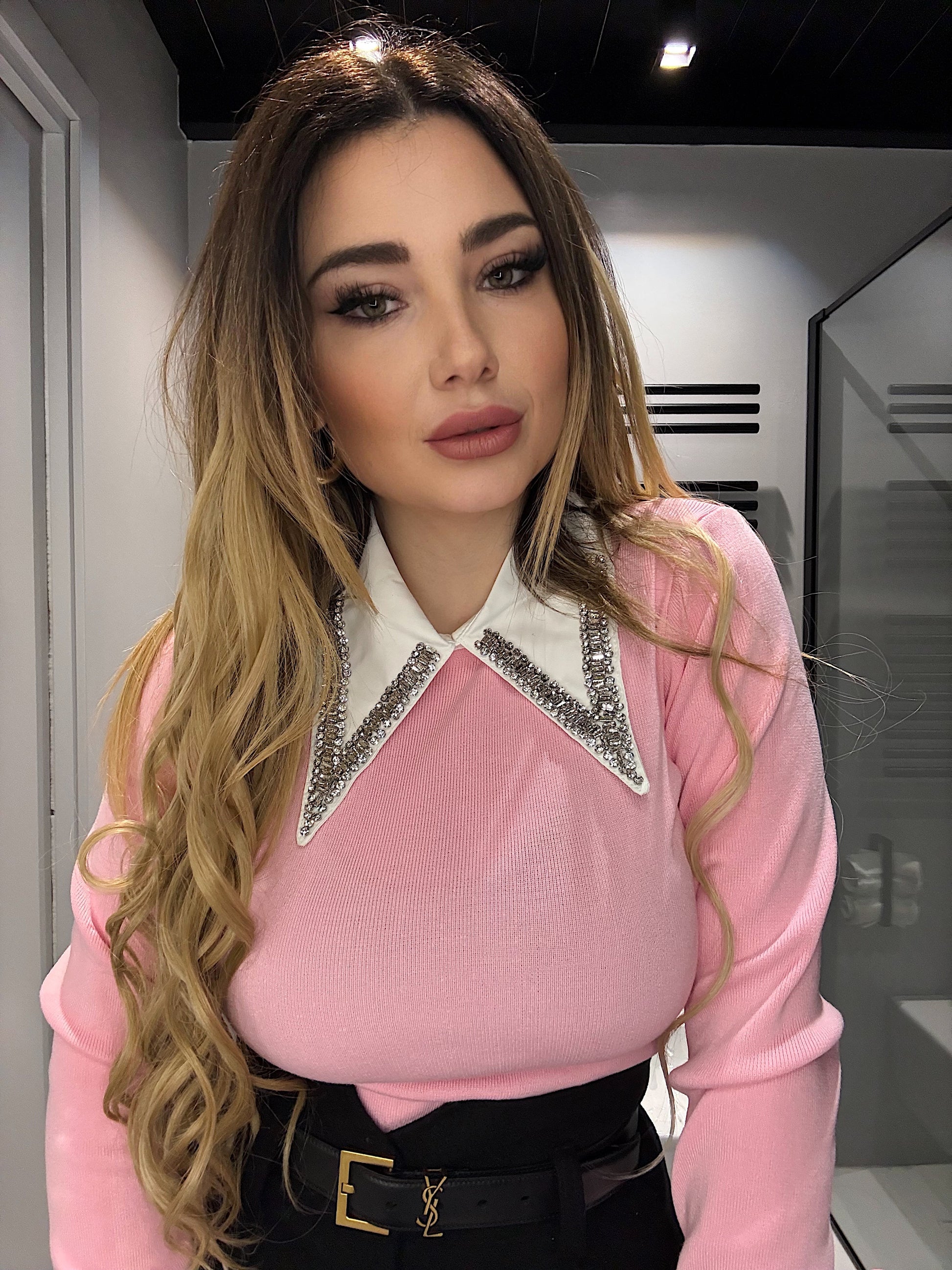 Maglioncino rosa con strass - R.a. Boutique