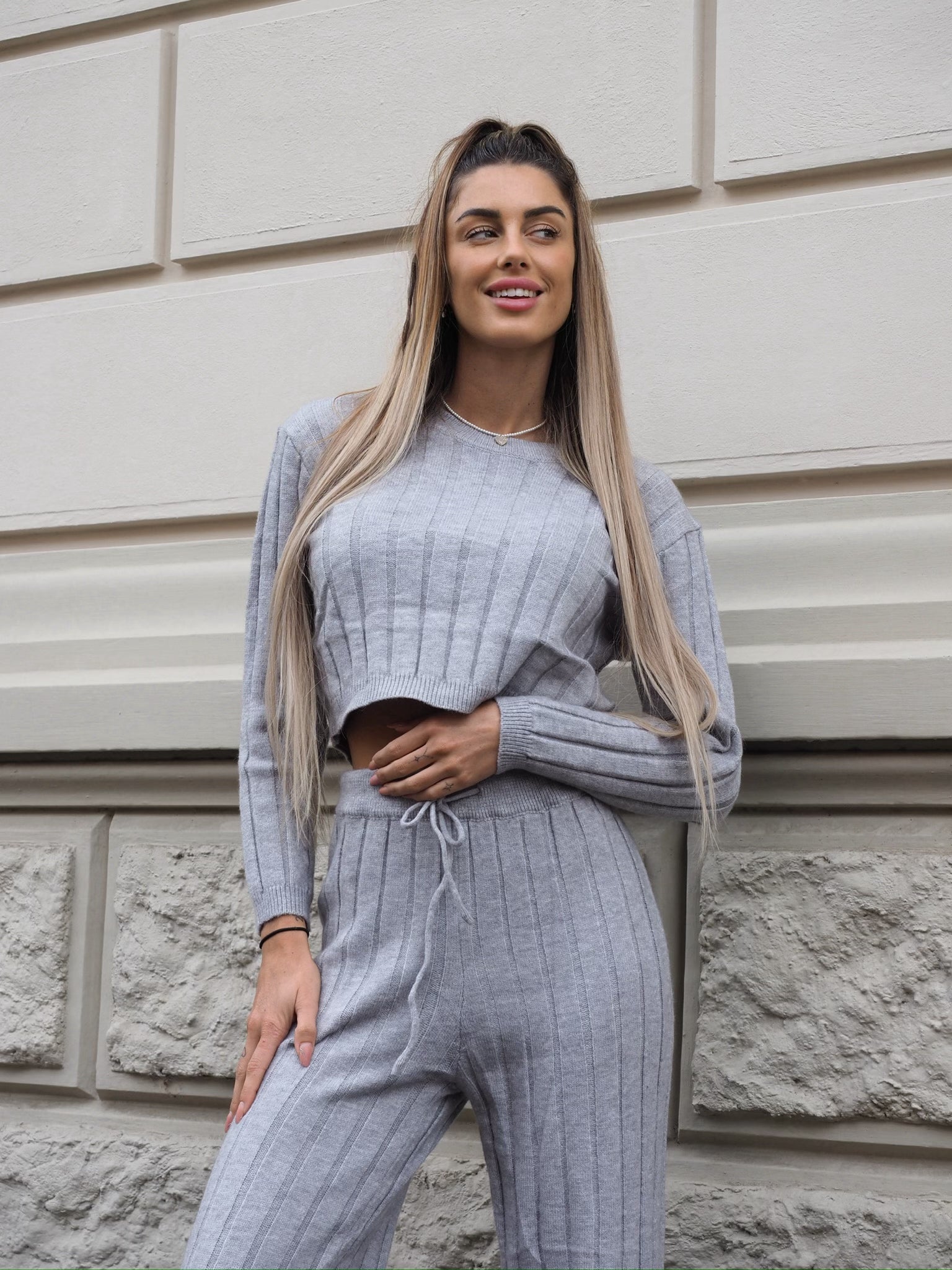 Completo maglia e pantalone grigio a righe - R.a. Boutique 