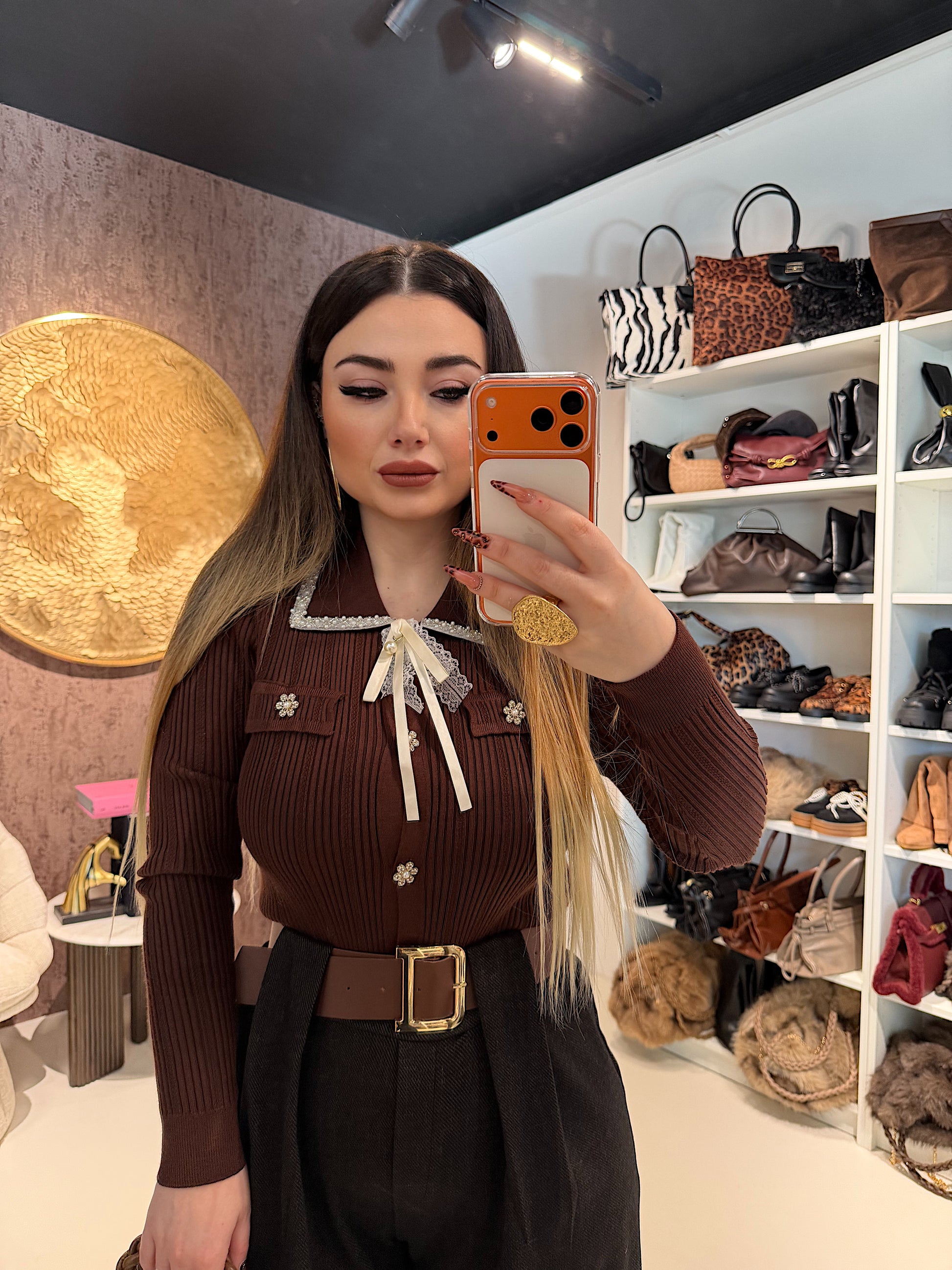 Maglioncino con perline e bottone a fiori - R.a. Boutique