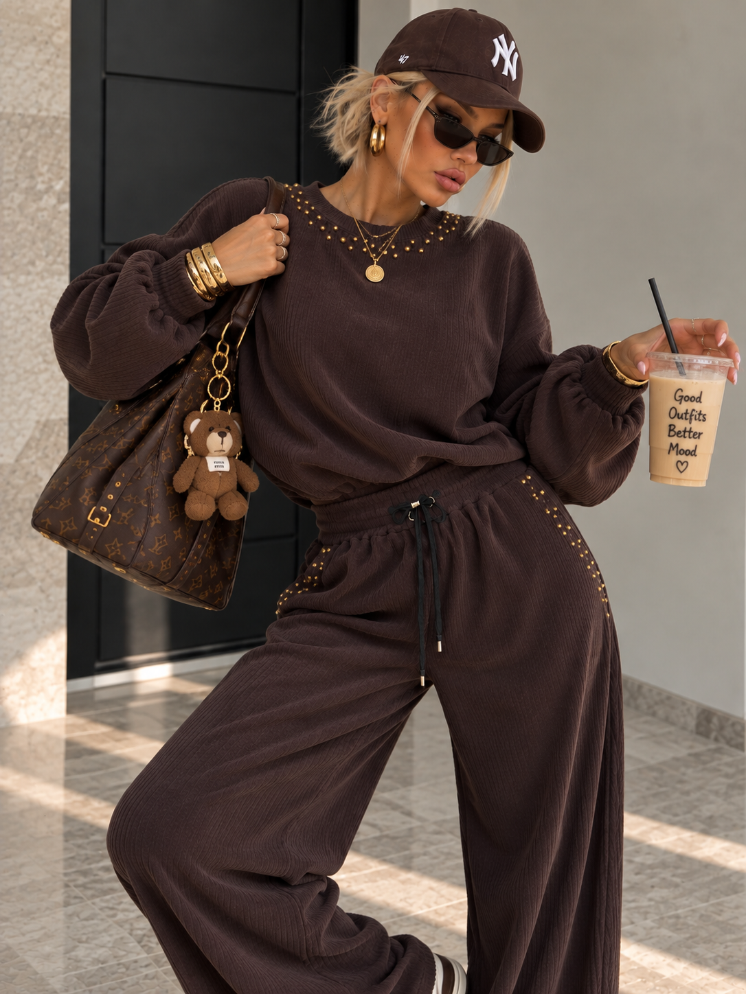Completo Due Pezzi Cioccolato con Borchie Dorate - R.a. Boutique
