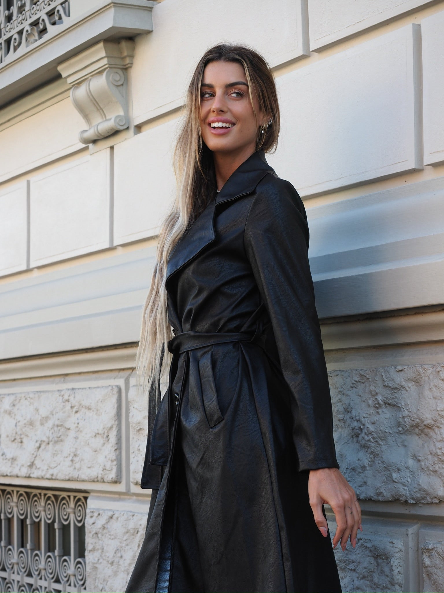 Giaccone in ecopelle con cintura - R.a. Boutique 