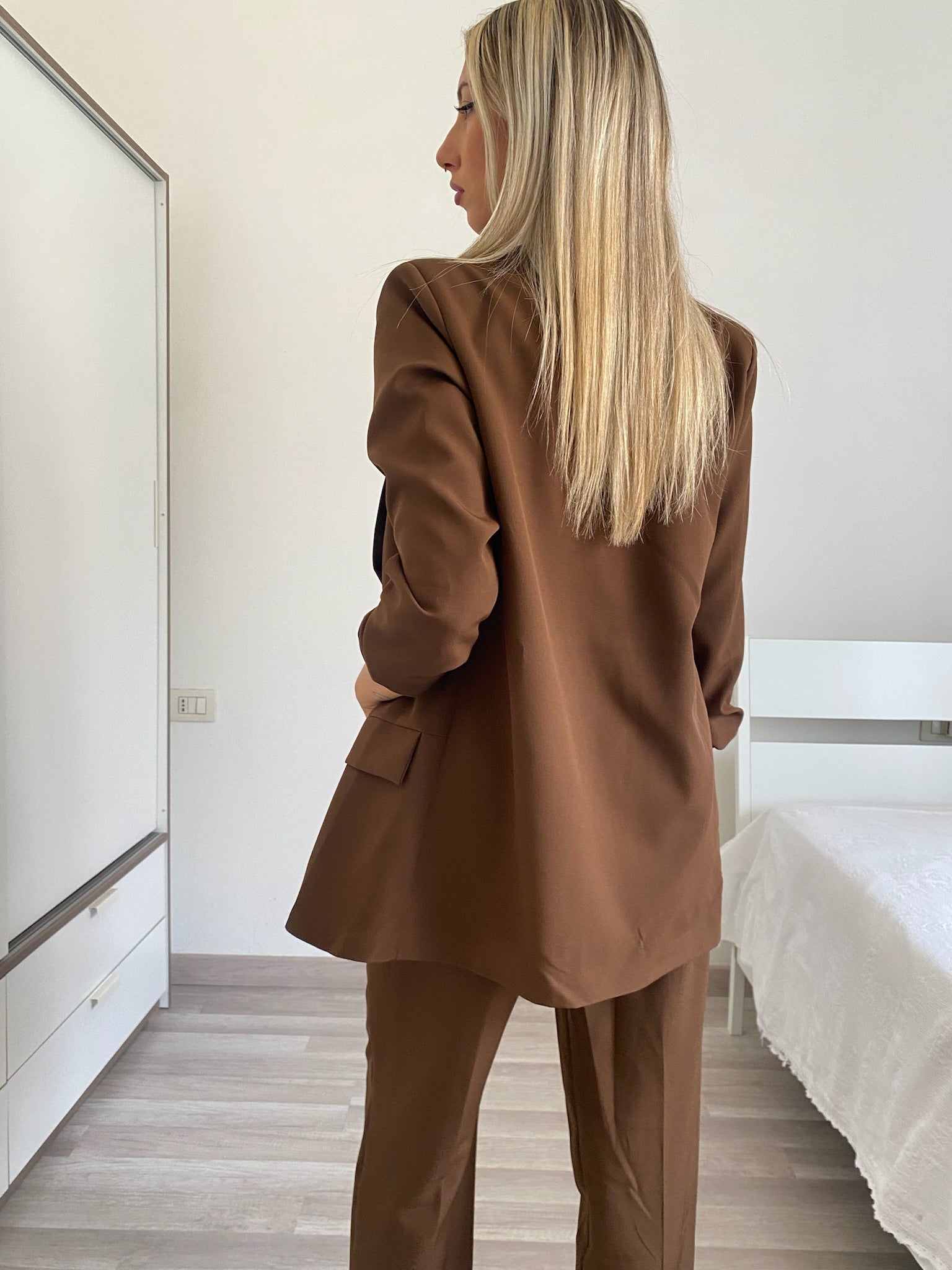 Completo giacca e pantalone choco - R.a. Boutique 