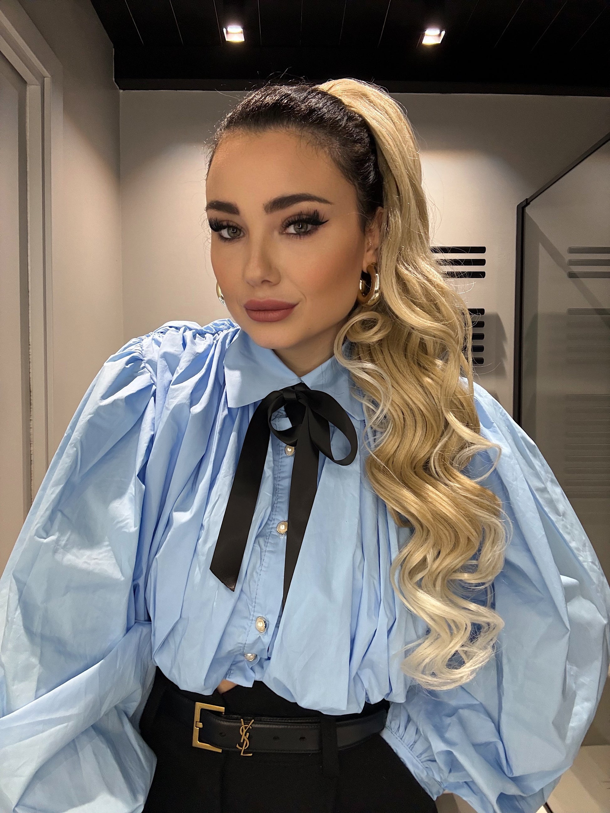 Camicia celeste con fiocco - R.a. Boutique