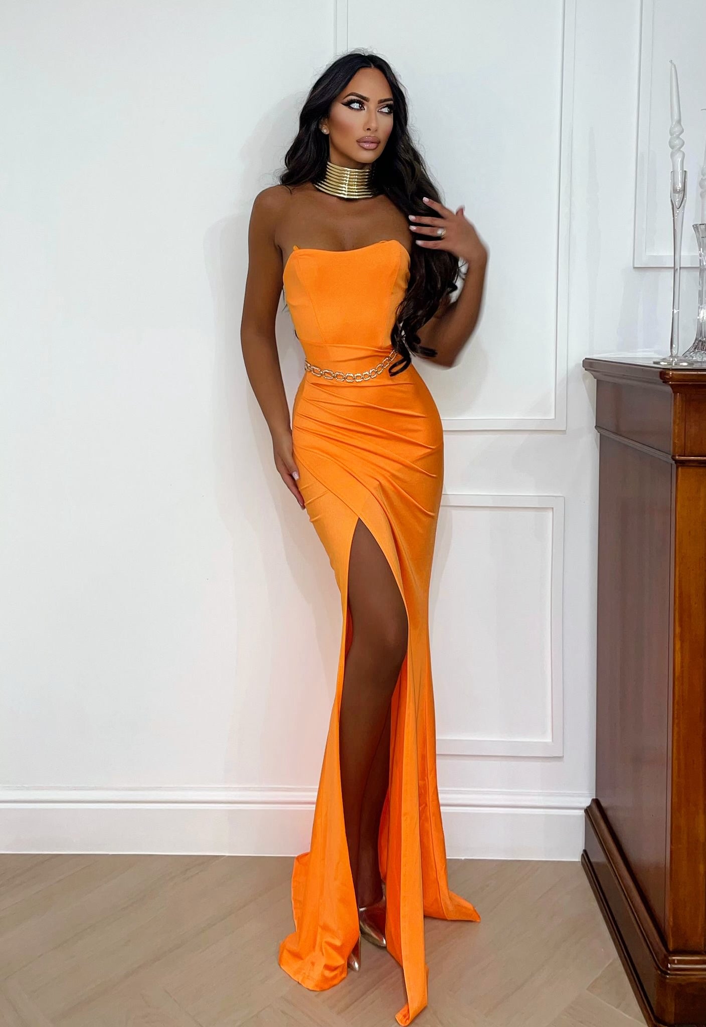 Abito a sirena con push up e incrocio arancio - R.a. Boutique 