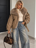 Giacca Crop Beige con Maxi Collo in Pelliccia - R.a. Boutique