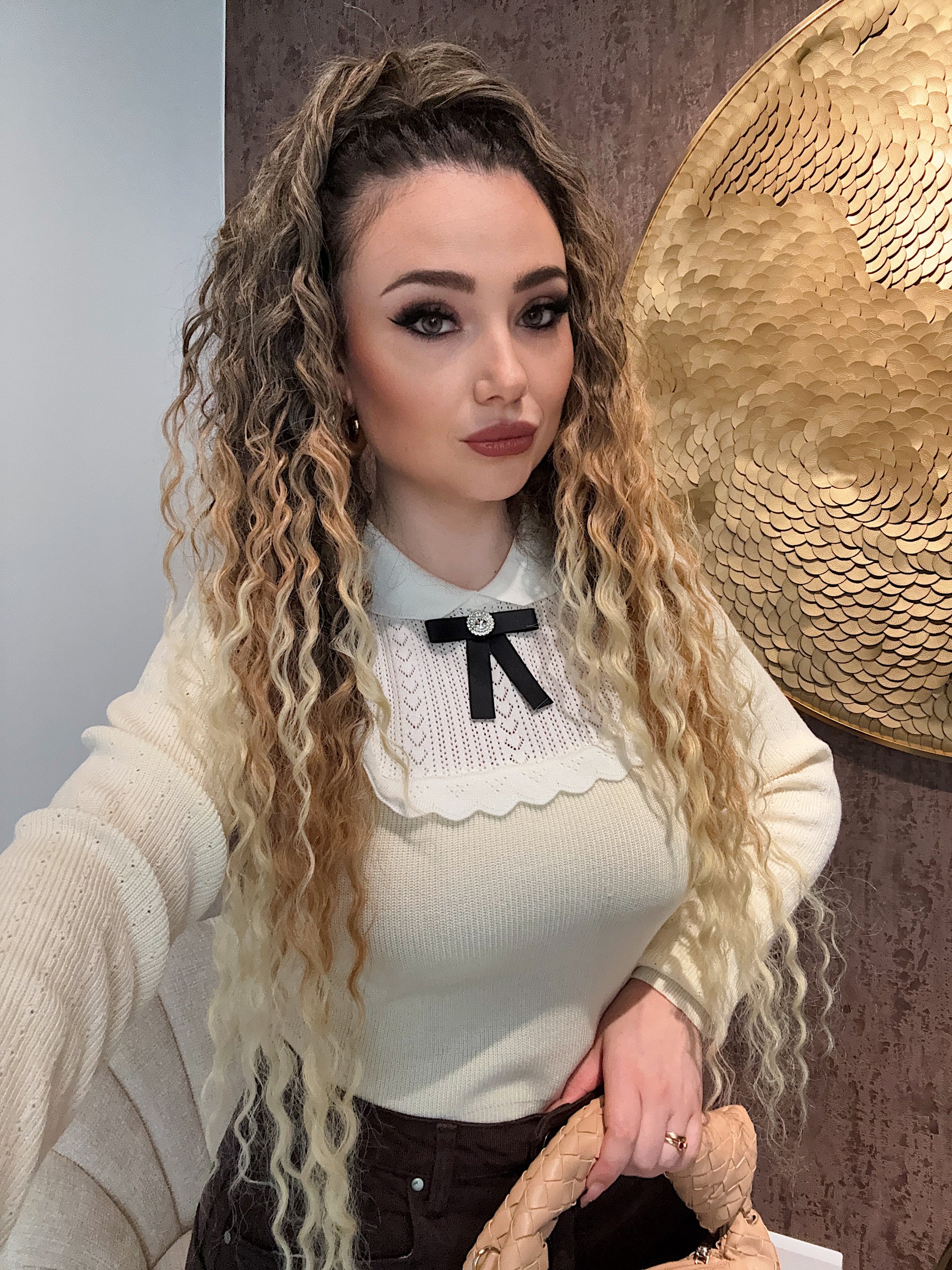 Maglioncino con fiocco e gioiello - R.a. Boutique