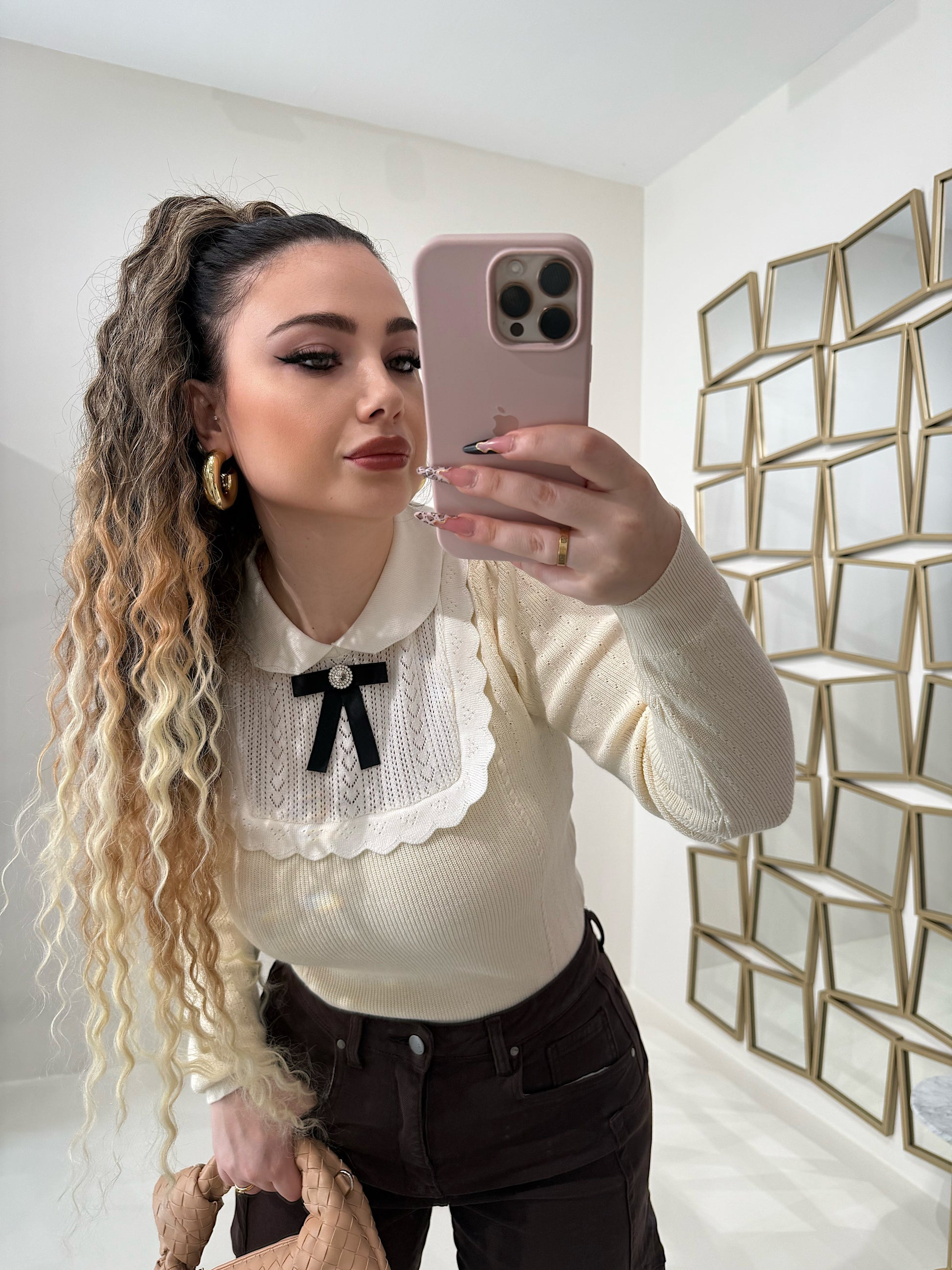 Maglioncino con fiocco e gioiello - R.a. Boutique