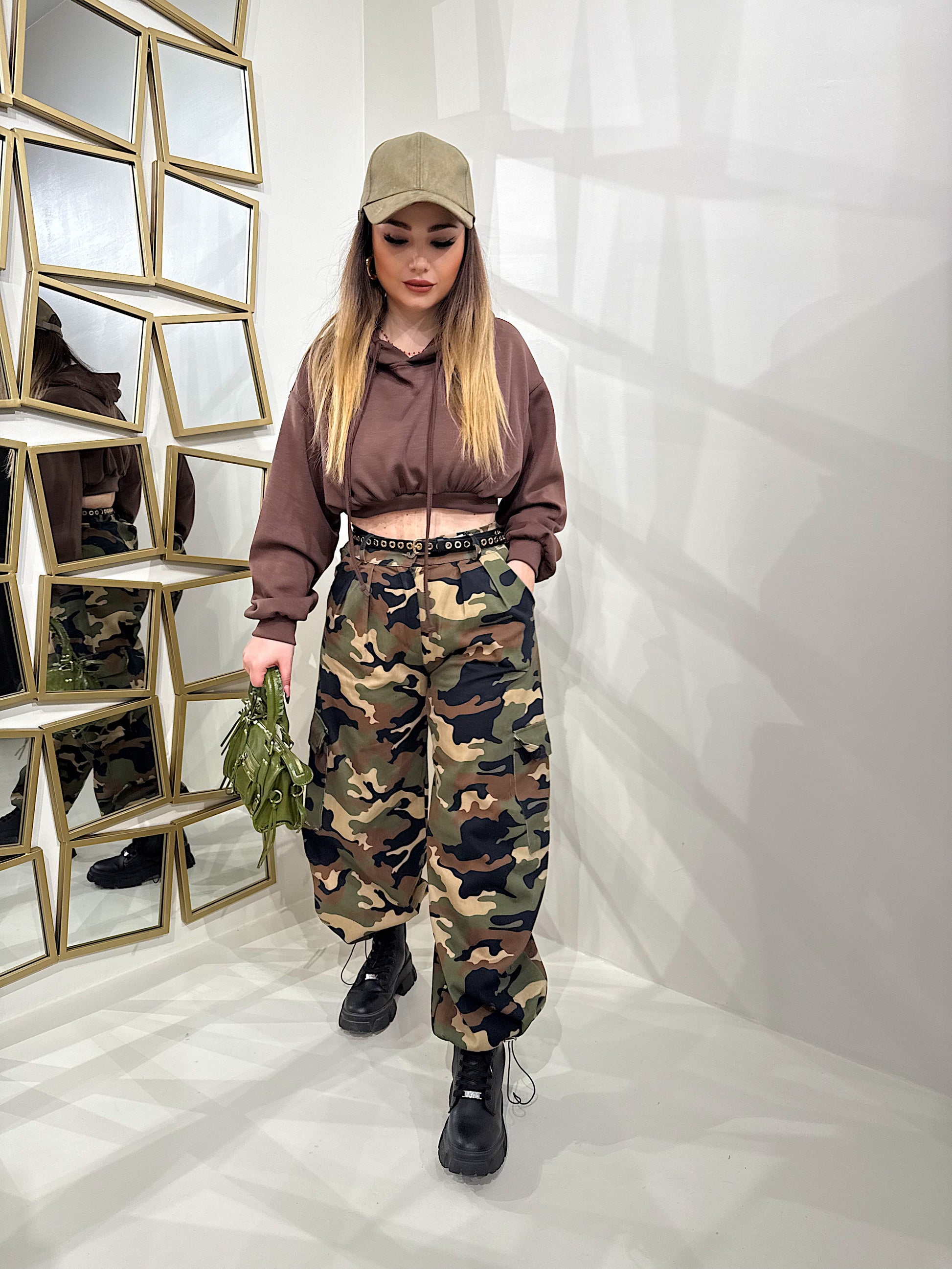 Completo pantalone e top camouflage - R.a. Boutique