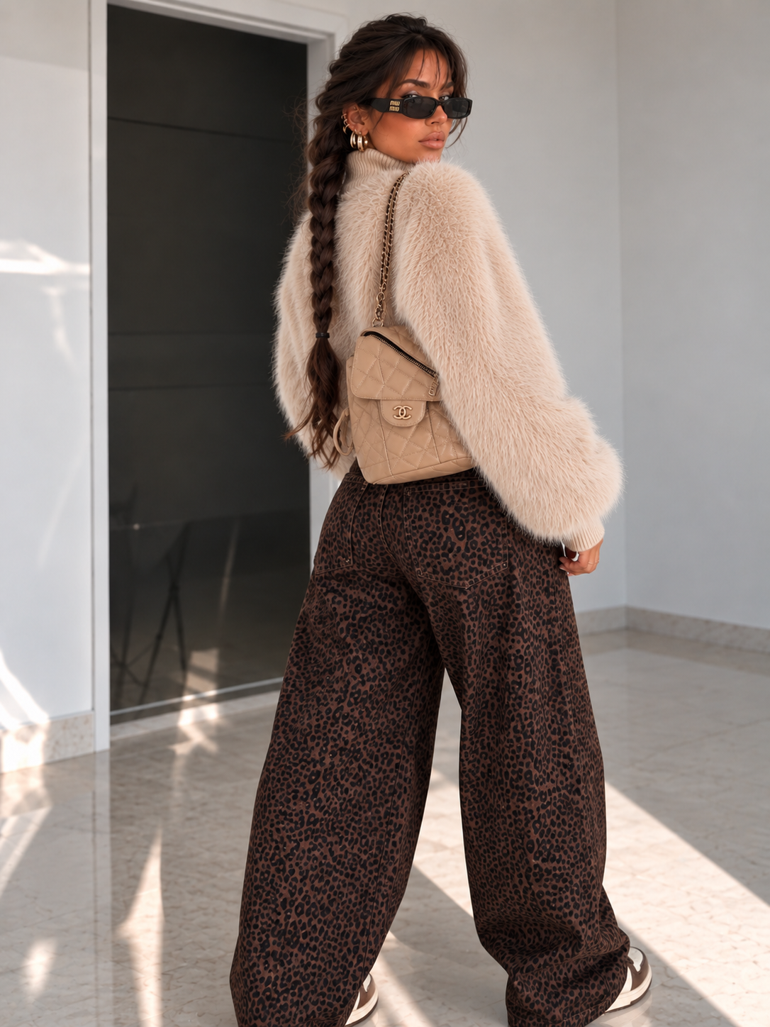 Giacca Eco Pelliccia con Zip Beige - R.a. Boutique