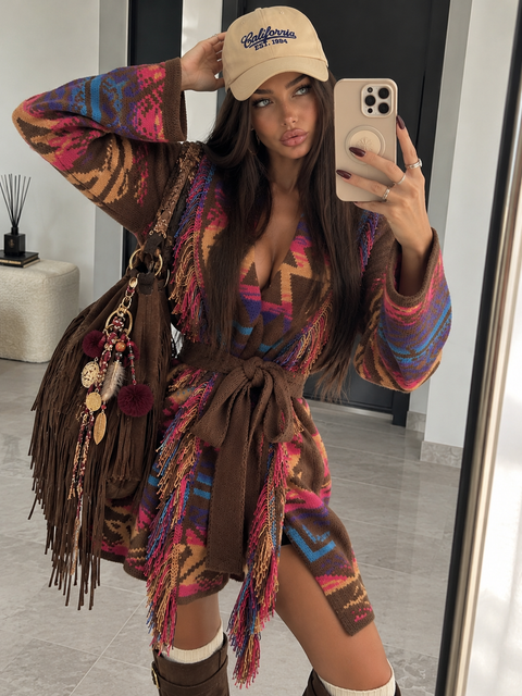 Cardigan Boho Wild con Fantasia Etnica e Frange Fuxia