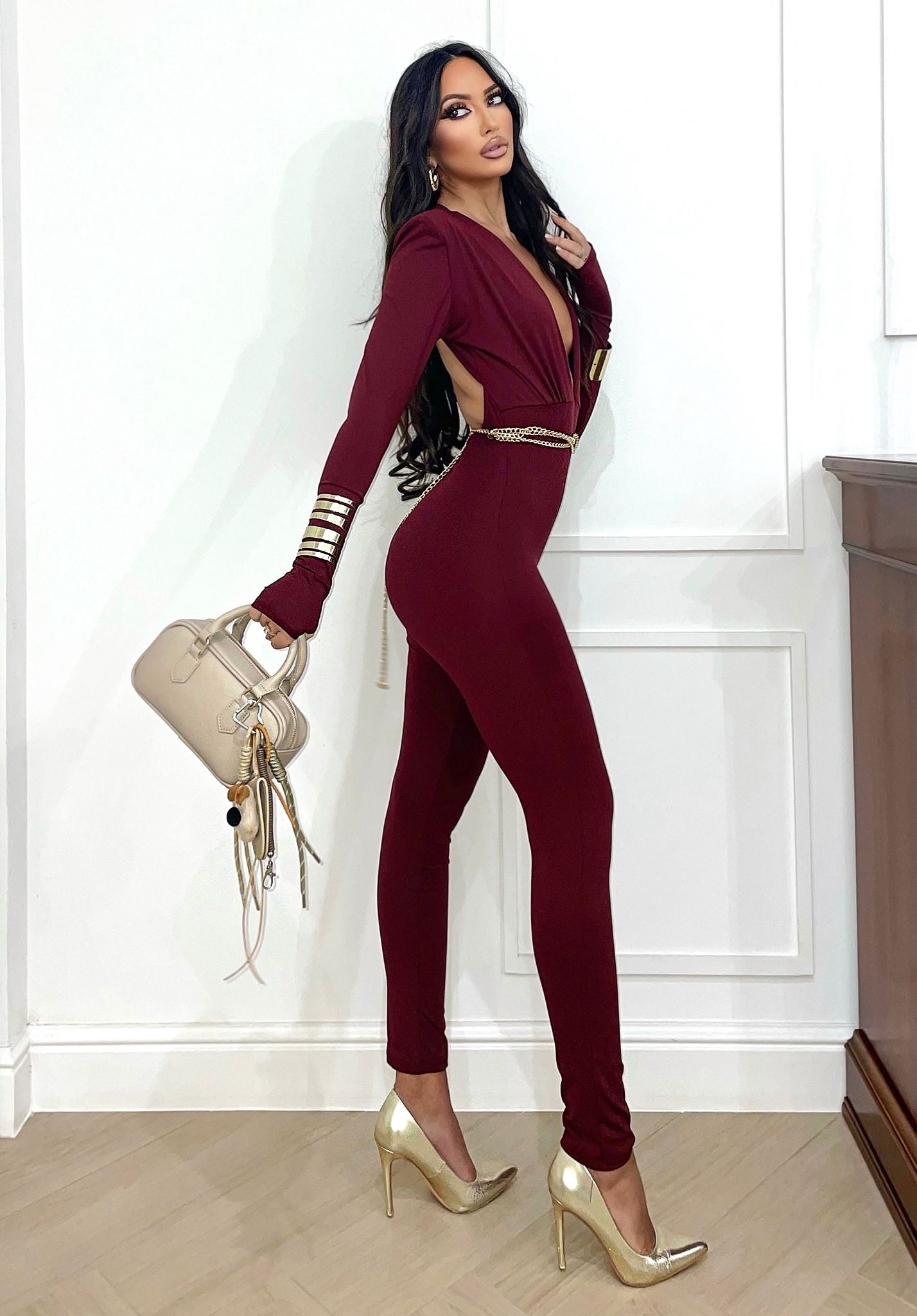 Tuta aderente scollo a V e schiena nuda bordeaux - R.a. Boutique