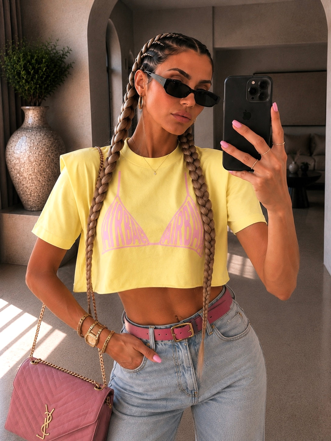 T-shirt cropped gialla con spalline imbottite - R.a. Boutique