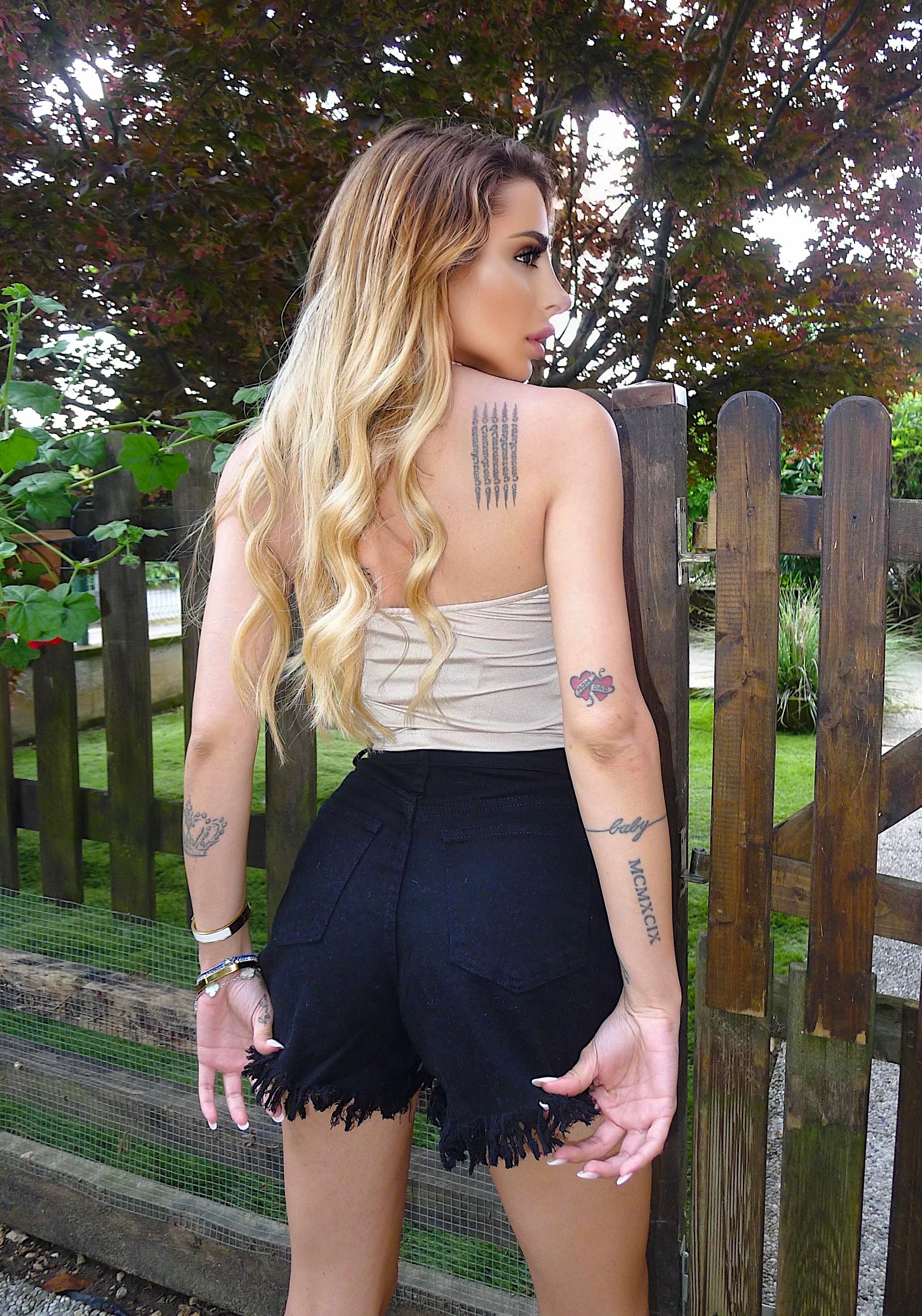 Short nero con brillantini - R.a. Boutique