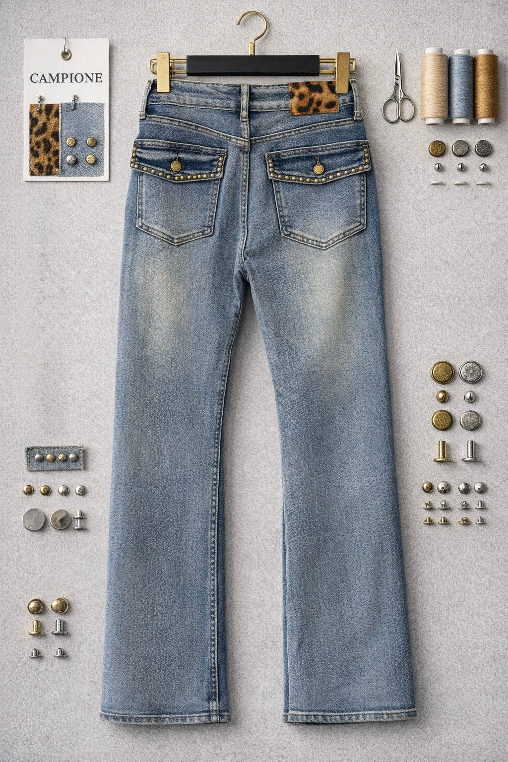 Jeans con borchie e dettaglio maculato sul retro - R.a. Boutique