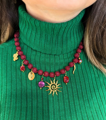 Collana bordeaux con charm