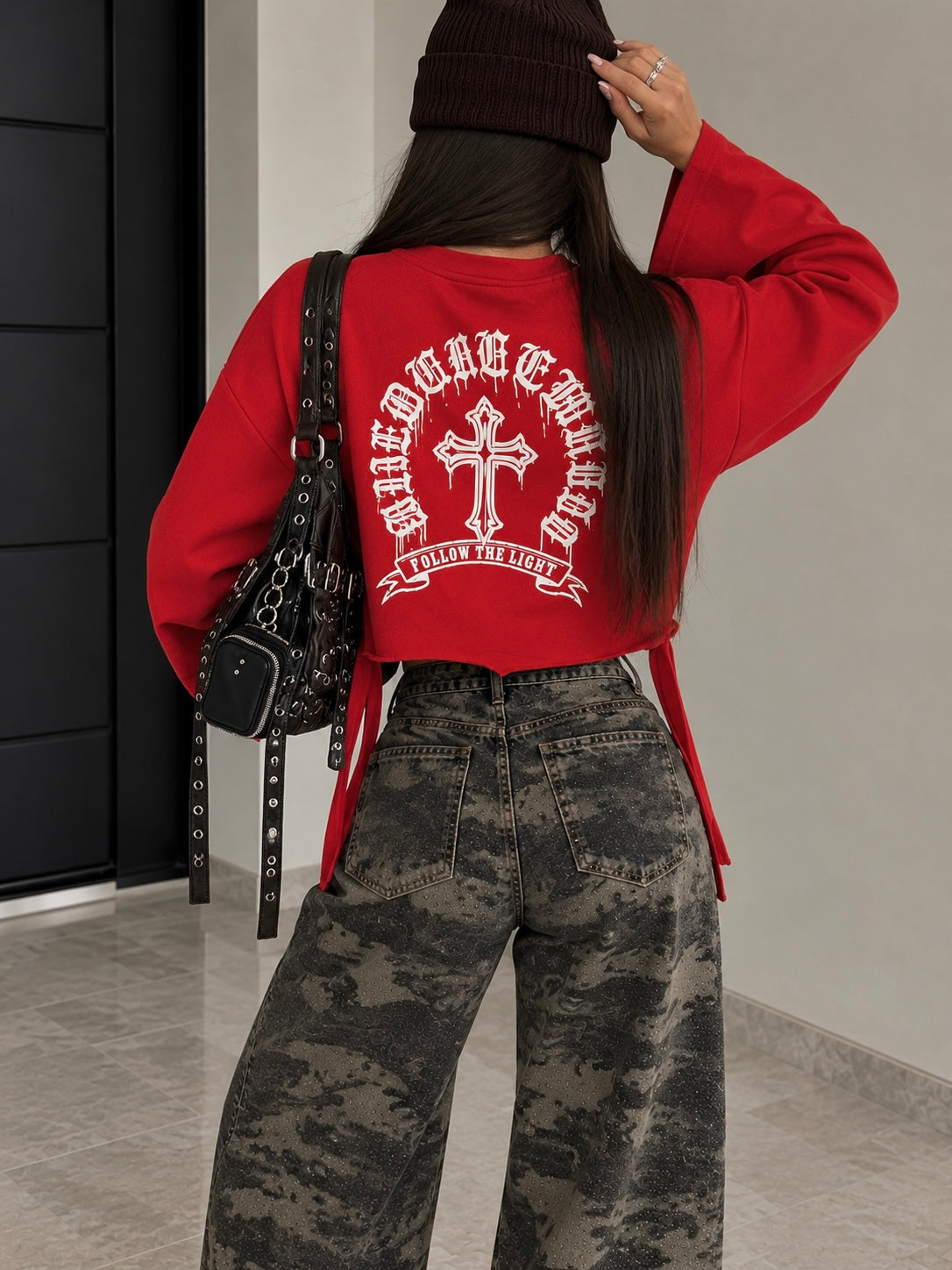 Felpa Crop Rossa con Stampa Bianca e Lacci Laterali - R.a. Boutique