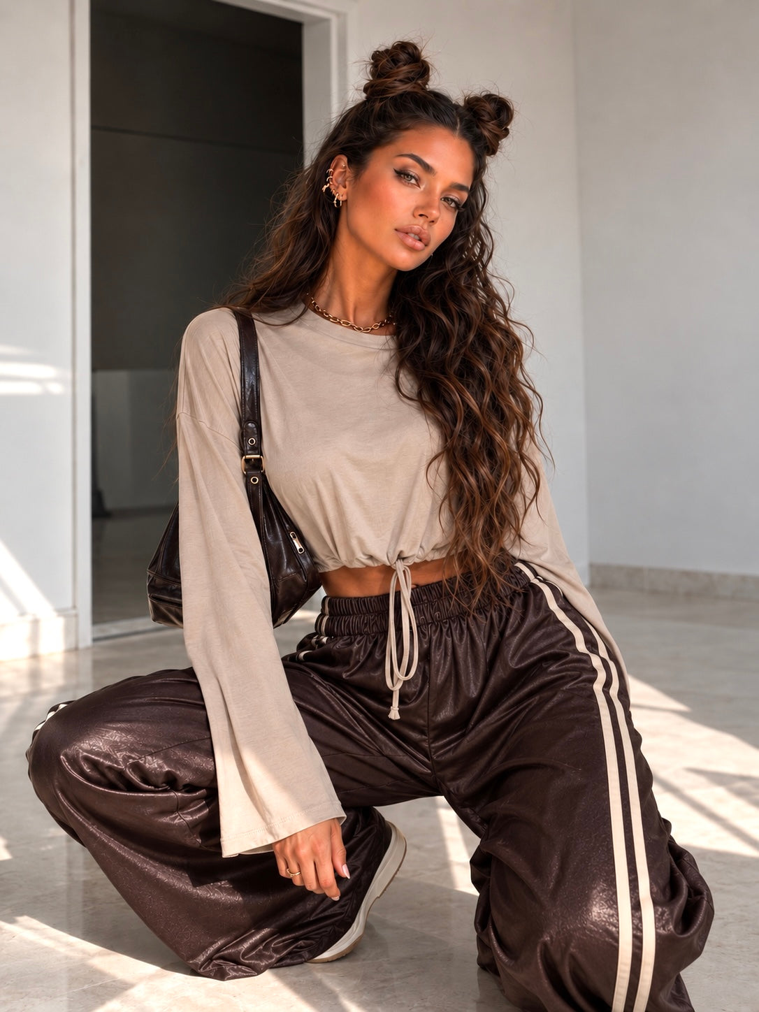 Pantalone Moka Effetto Satinato con Bande Laterali - R.a. Boutique
