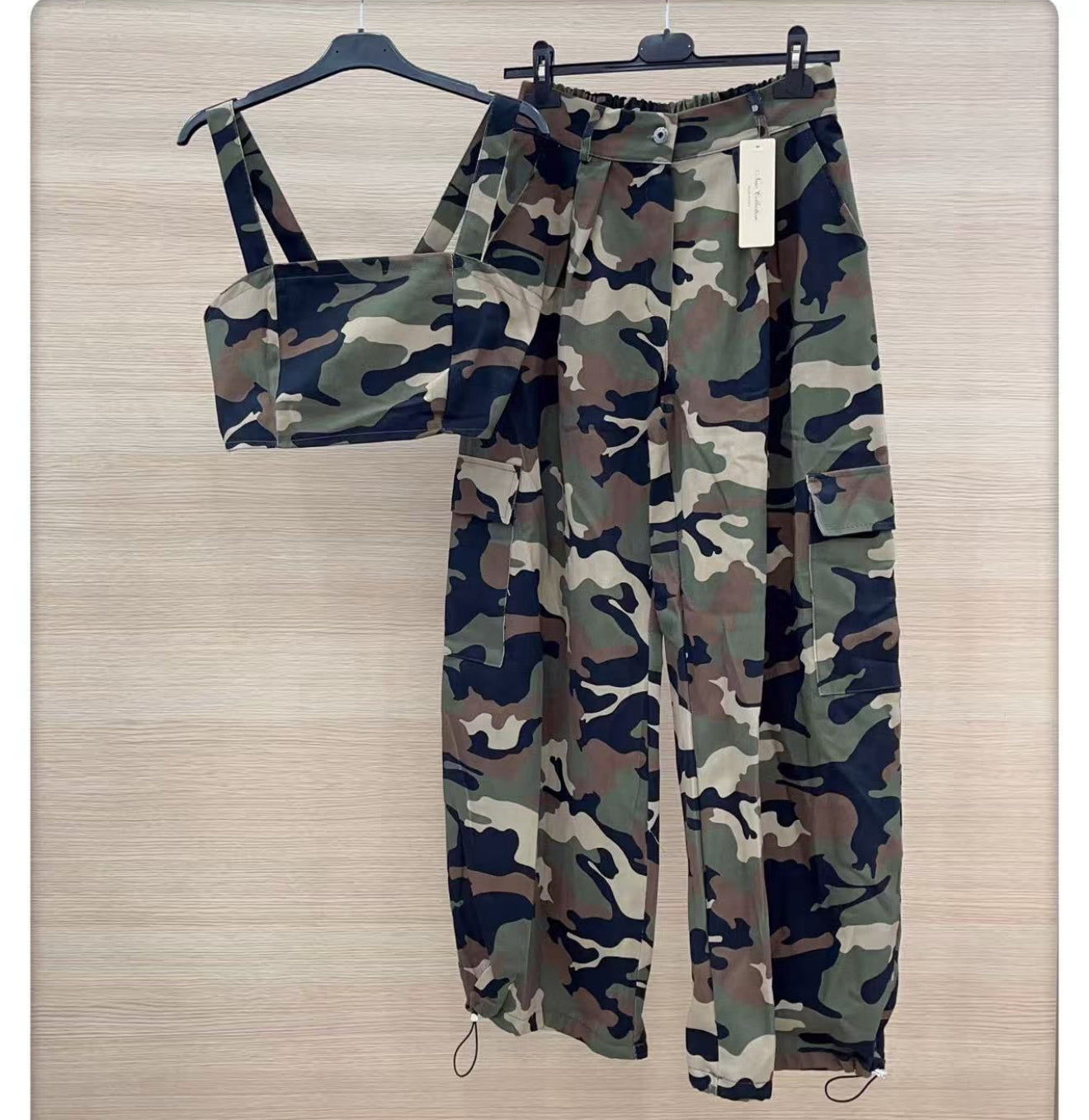 Completo pantalone e top camouflage - R.a. Boutique