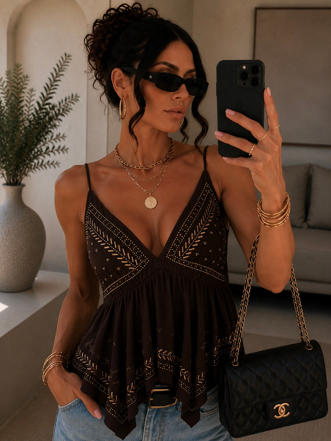 Top marrone con borchie e ricami geometrici - R.a. Boutique