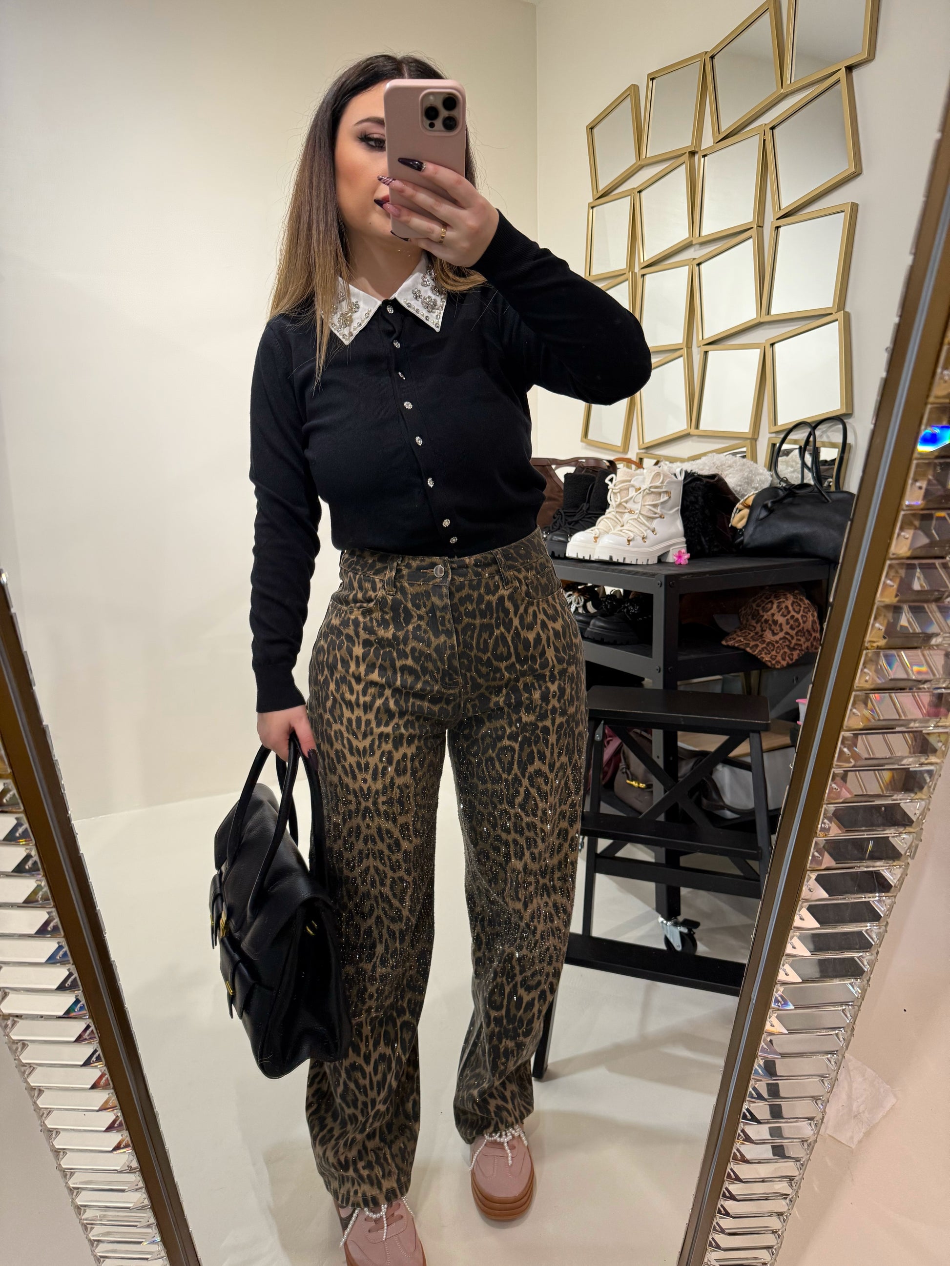 Maglioncino nero con strass al collo - R.a. Boutique