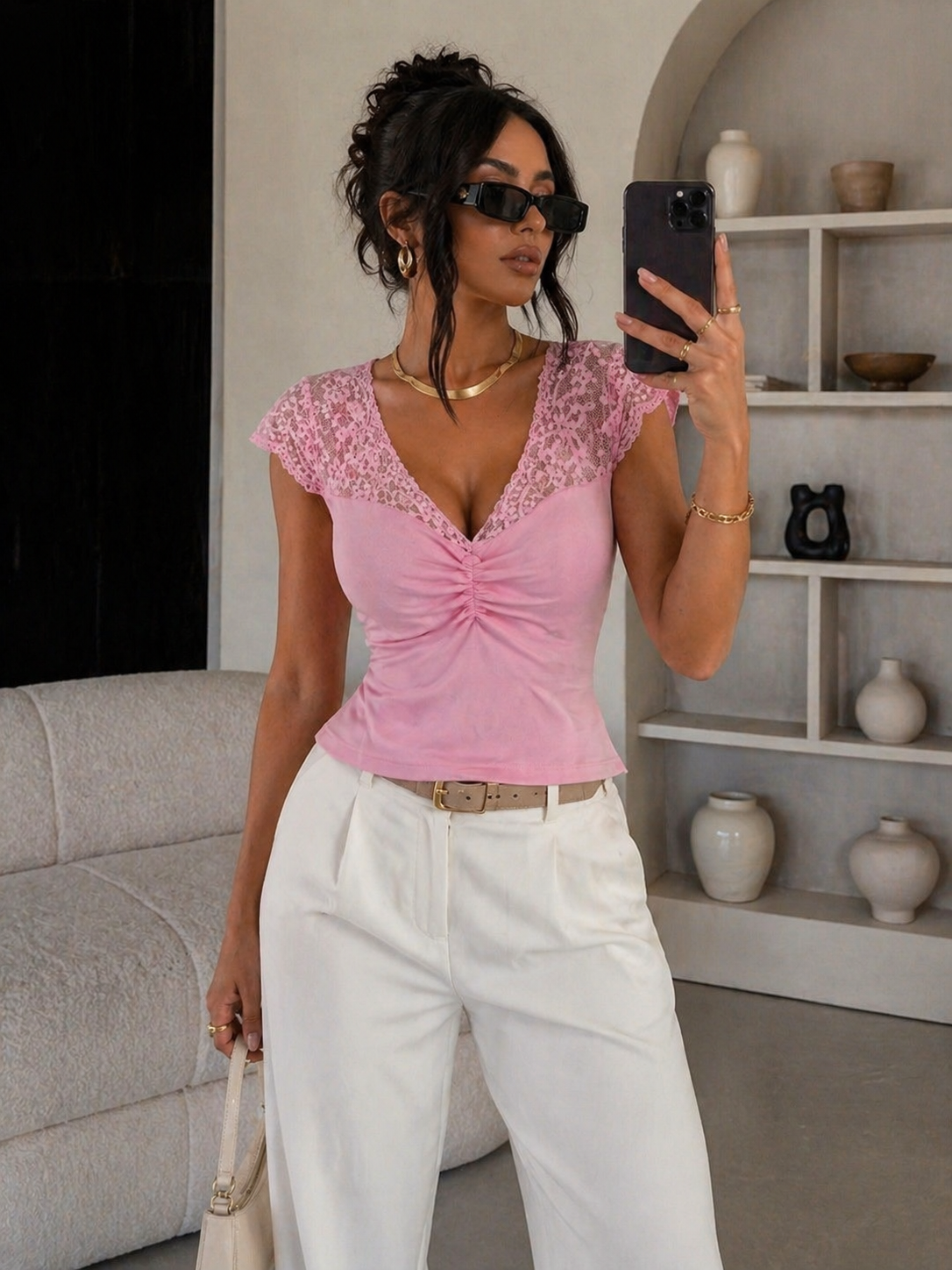 Top con spallina in pizzo e bottoncini - R.a. Boutique