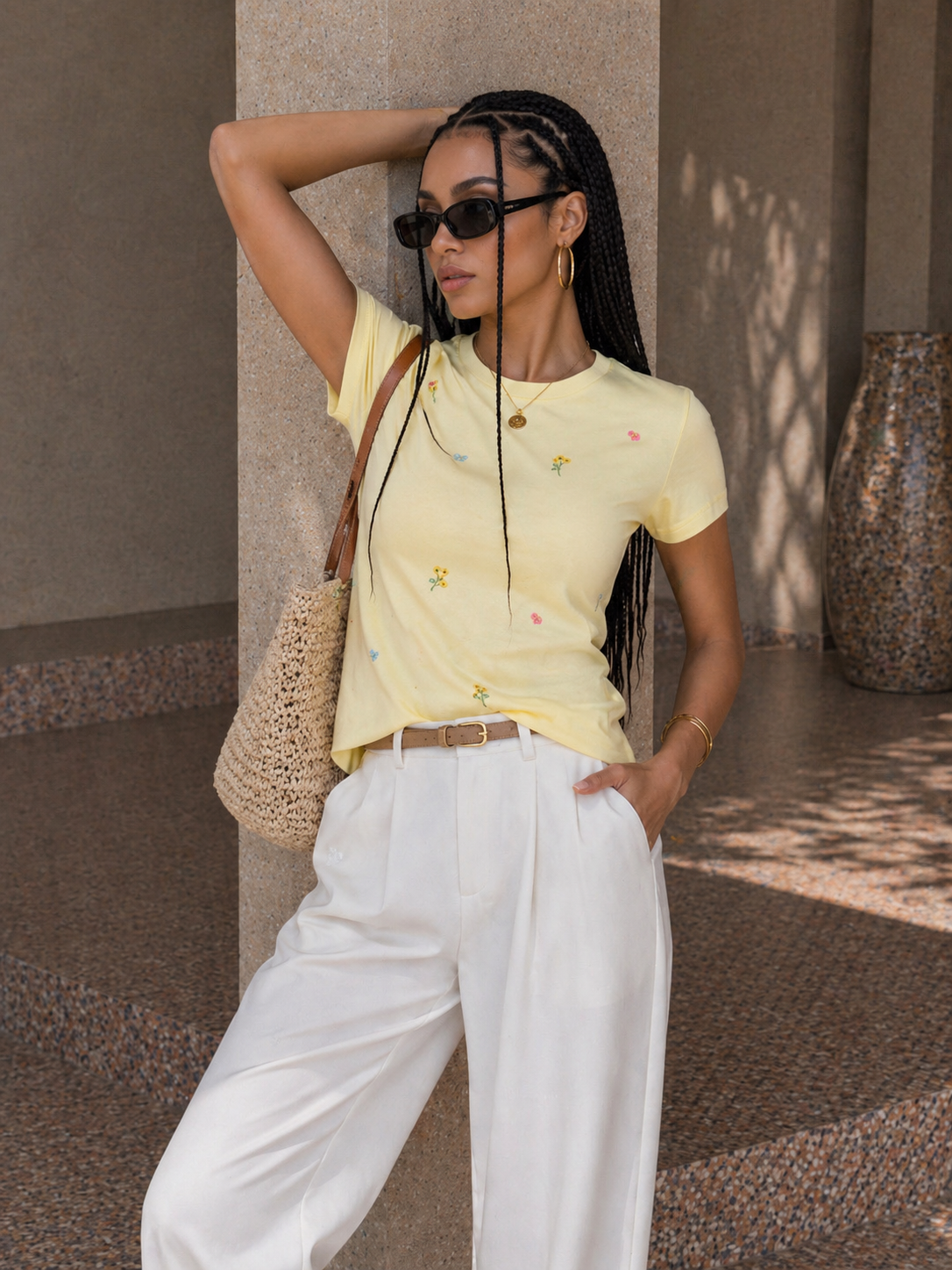 T-shirt con margherite ricamate - R.a. Boutique