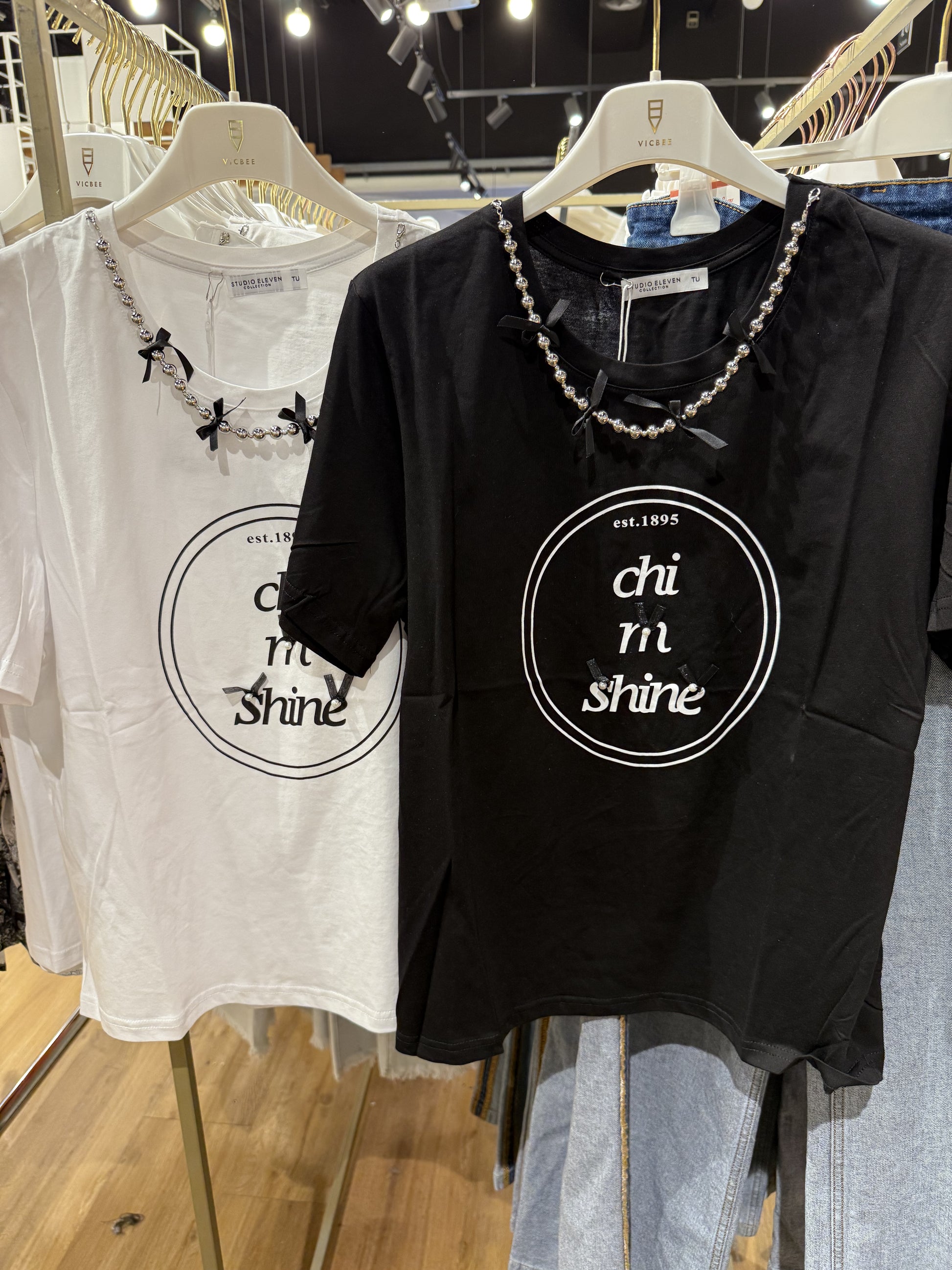 T-shirt con collana - R.a. Boutique