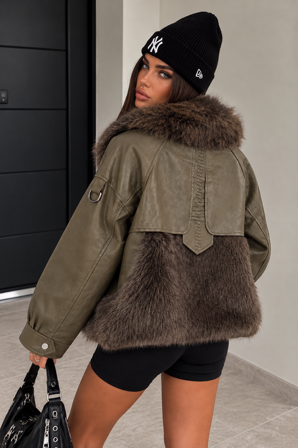 Giaccone Verde Militare Effetto Pelle con Collo e Inserti in Pelo - R.a. Boutique