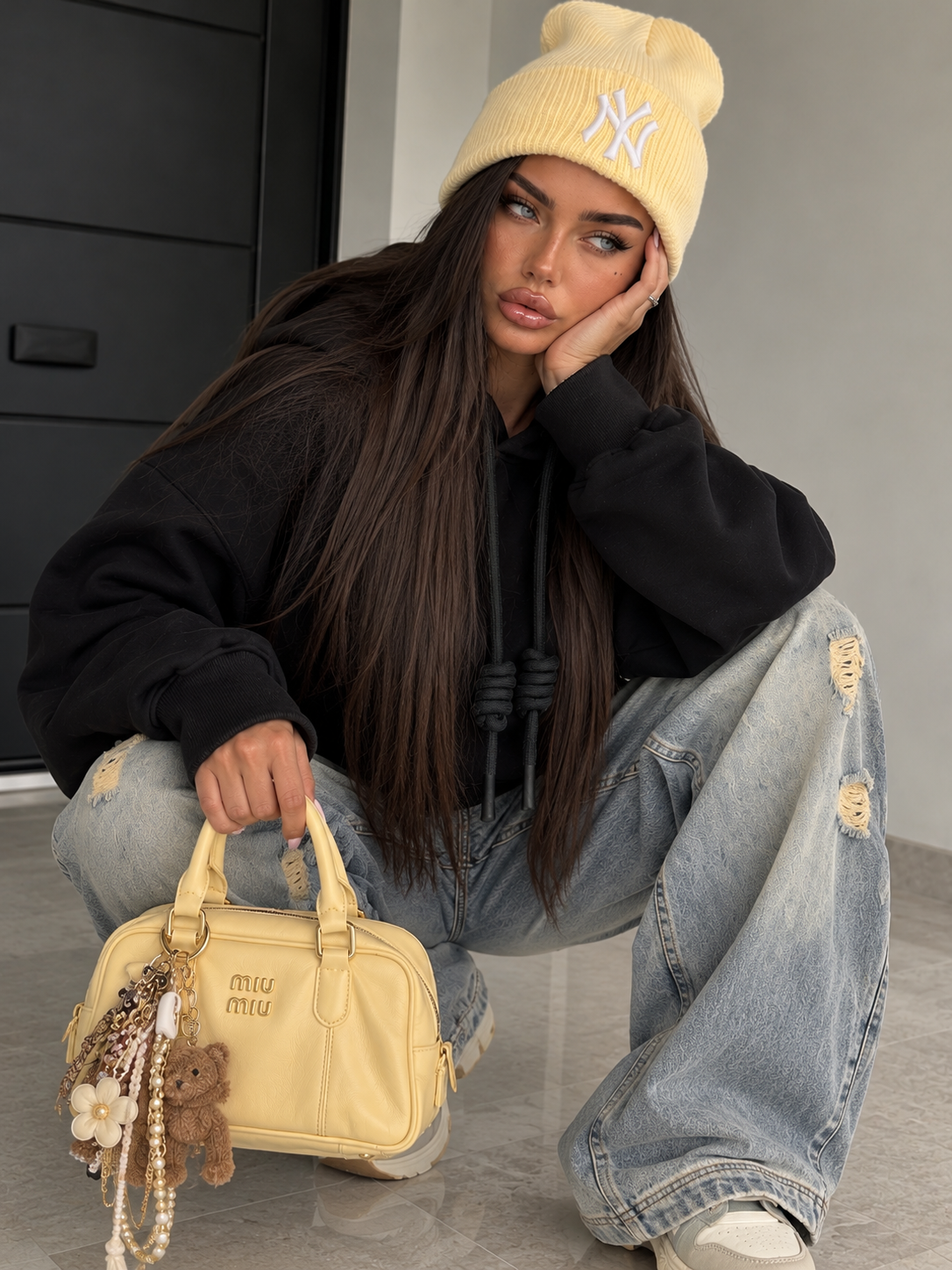 Felpa Basic con Cappuccio Nera - R.a. Boutique
