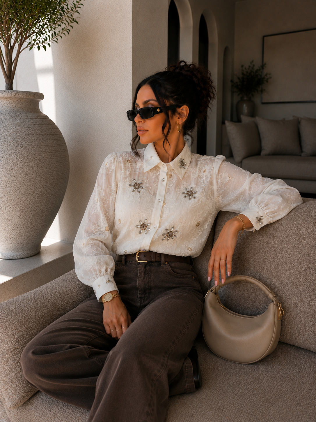 Camicia Ricamata Floreale con Dettagli Gioiello - R.a. Boutique