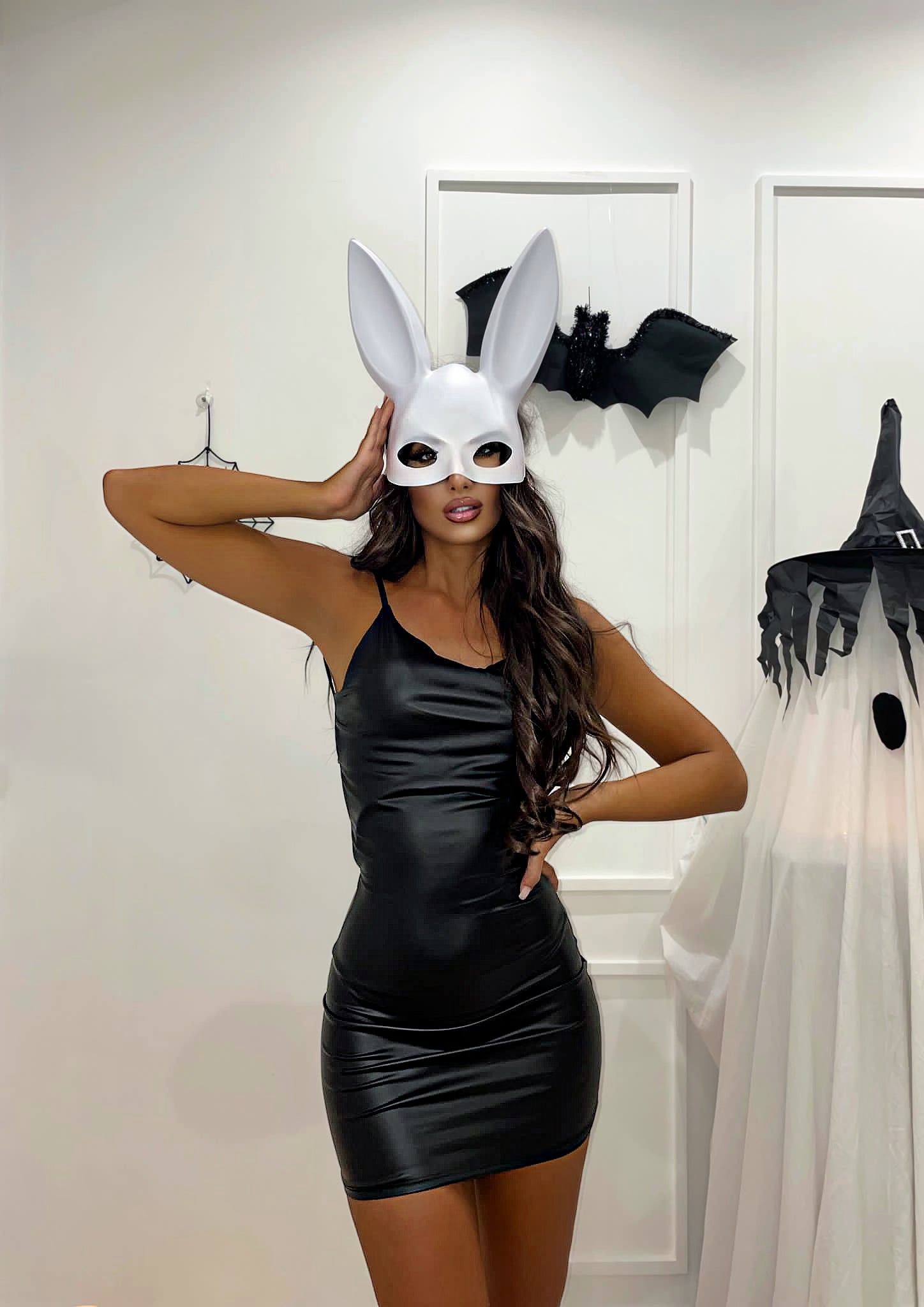 Abito in ecopelle schiena incrociata (White Rabbit) - R.a. Boutique 