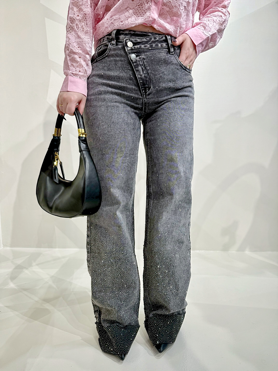 Jeans scuro con strass e risvolto - R.a. Boutique