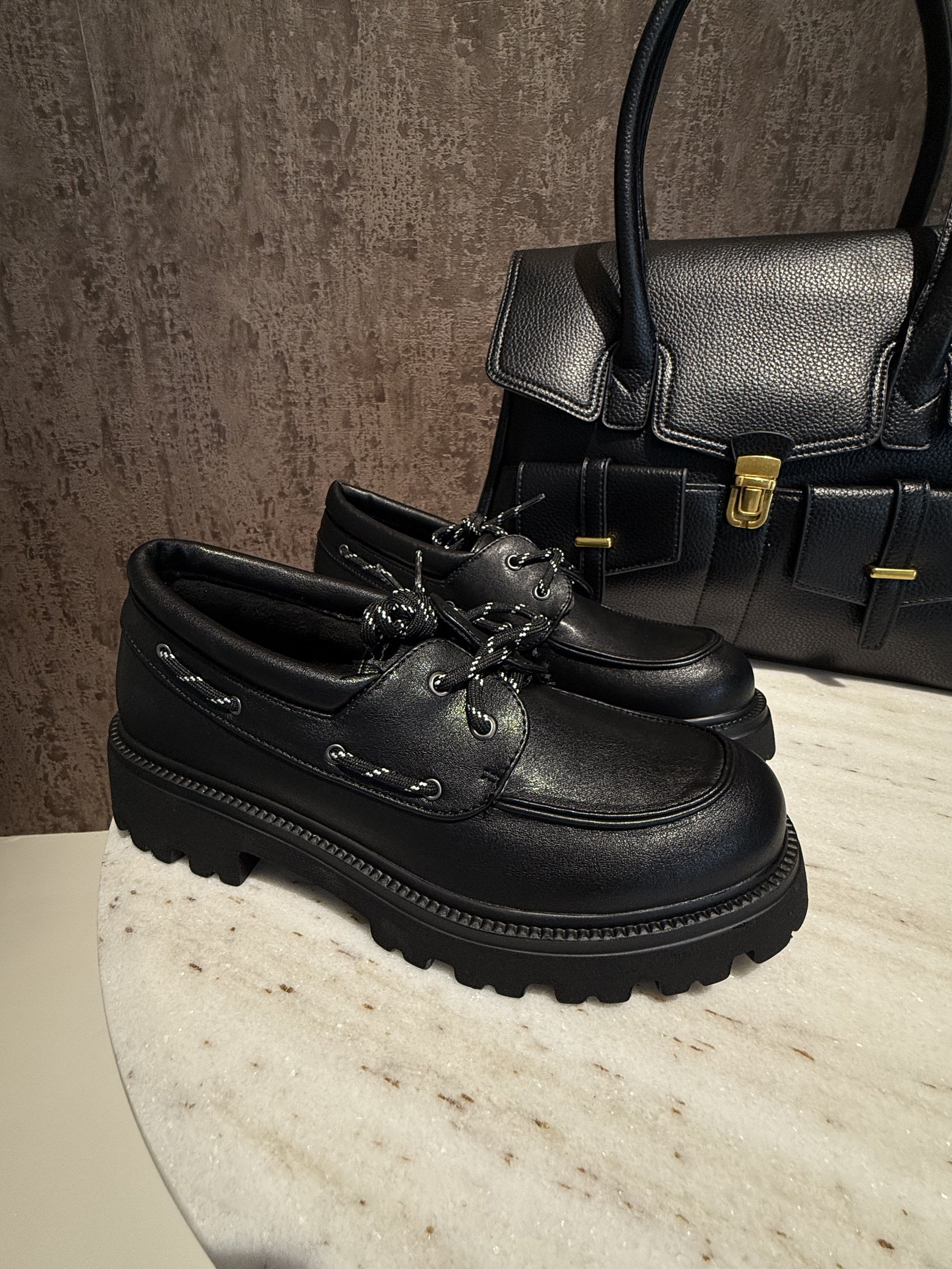 Mocassino Chunky Nero con Suola Carrarmato - R.a. Boutique