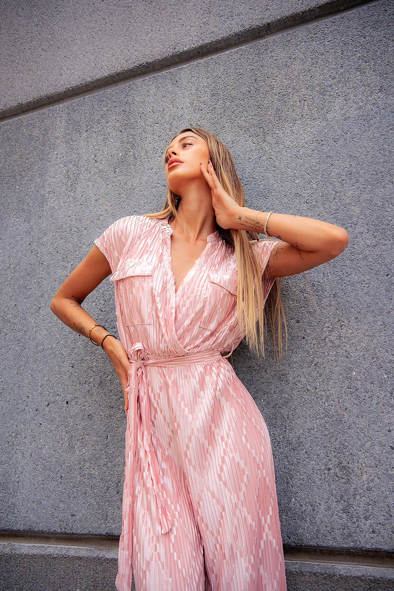 Tuta plissè rosa con cintina - R.a. Boutique 