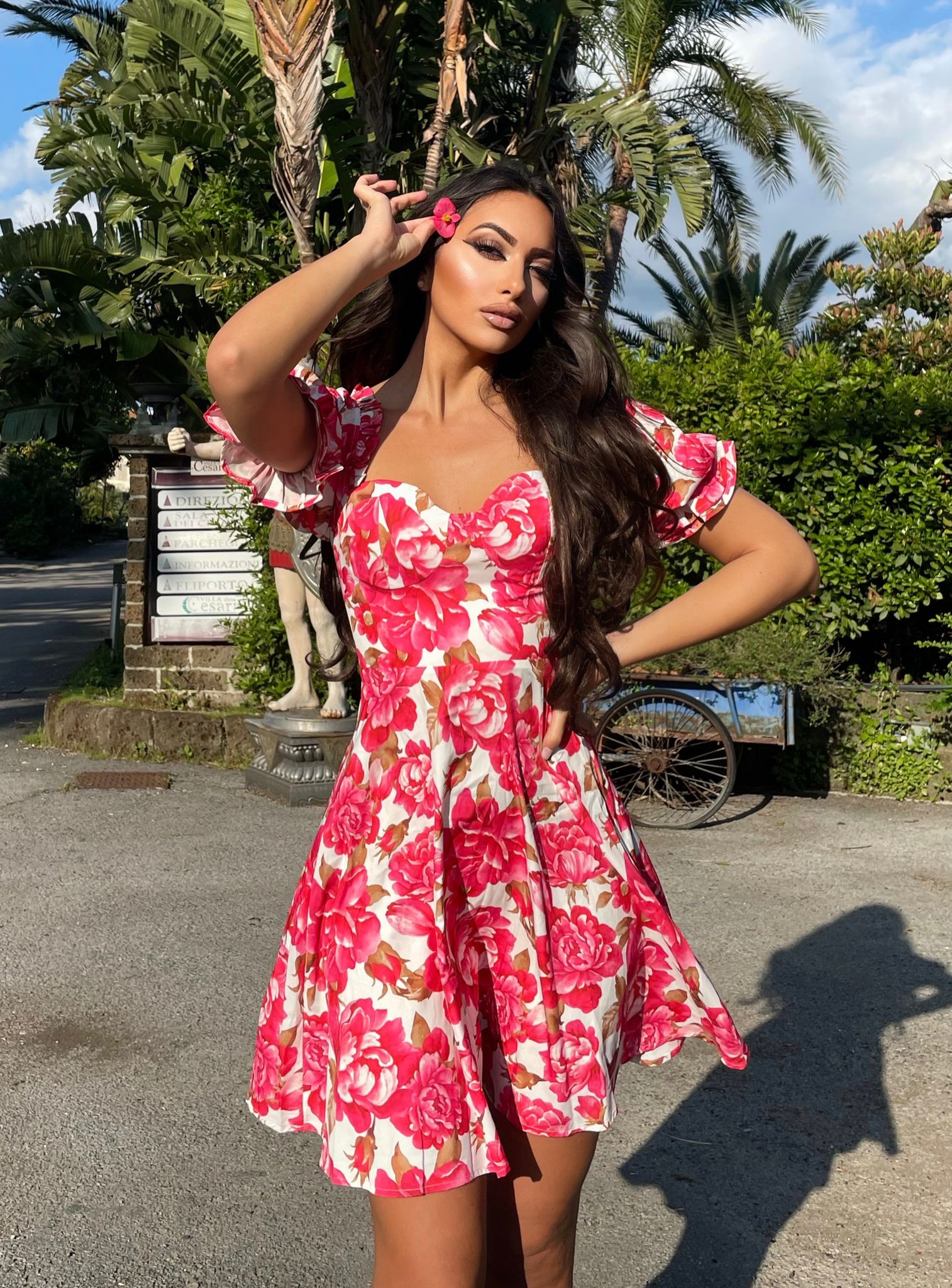 Abito corto a fiori schiena incrociata - R.a. Boutique 