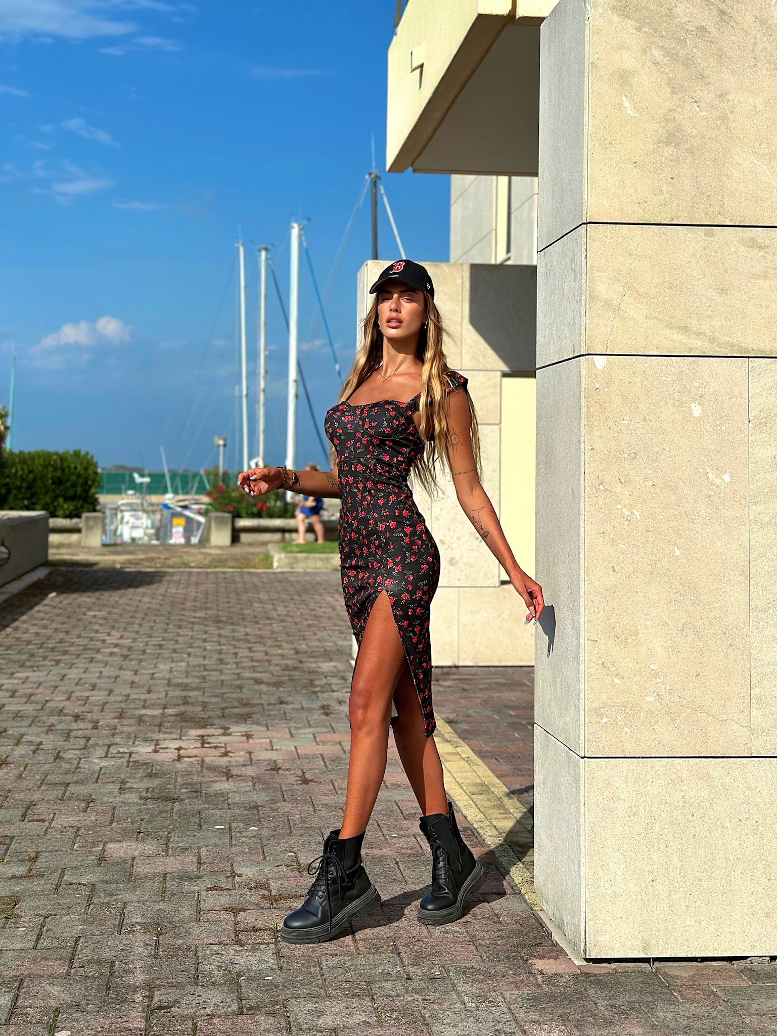 Abito midi nero fiori rossi - R.a. Boutique 