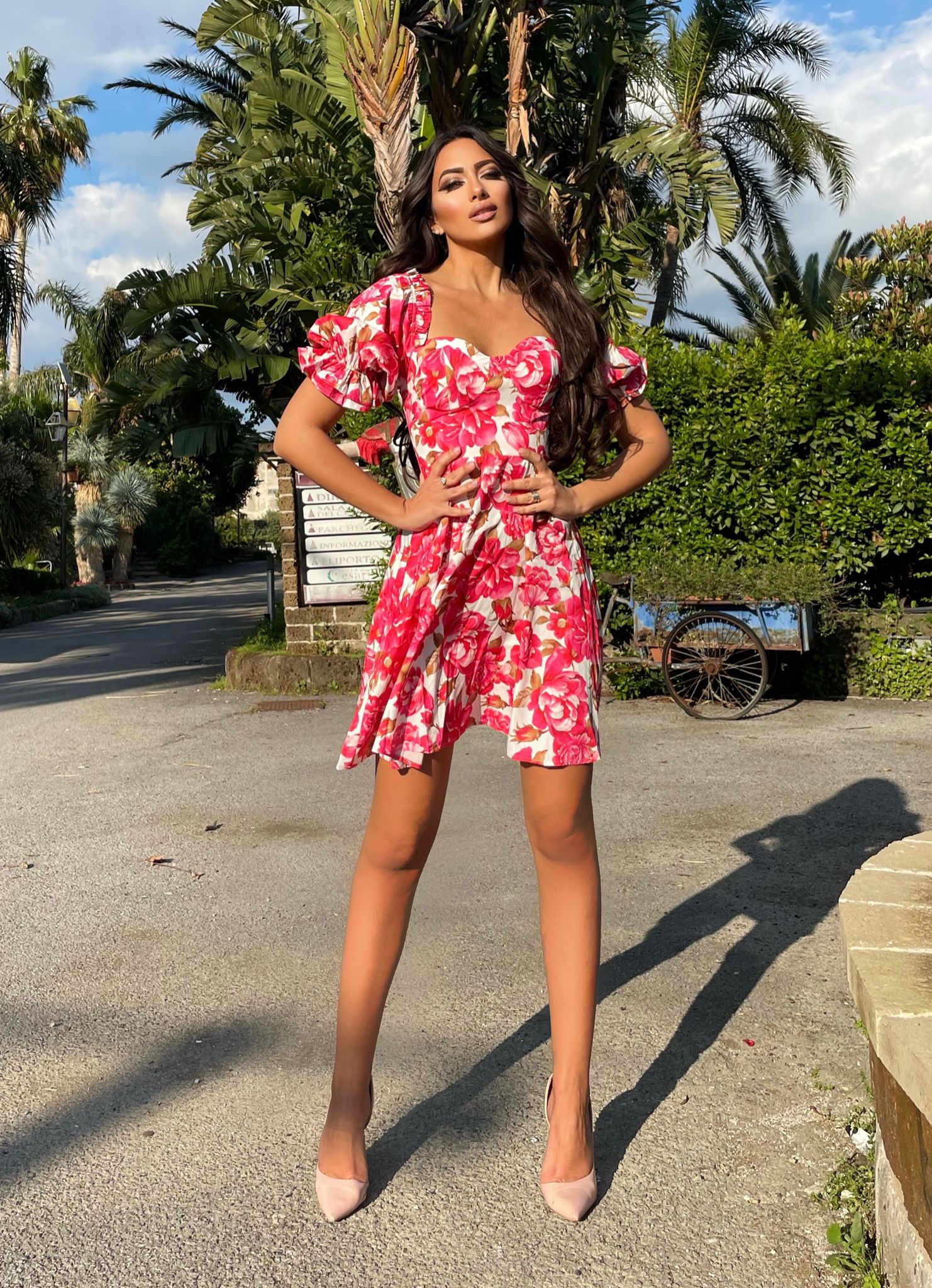 Abito corto a fiori schiena incrociata - R.a. Boutique 