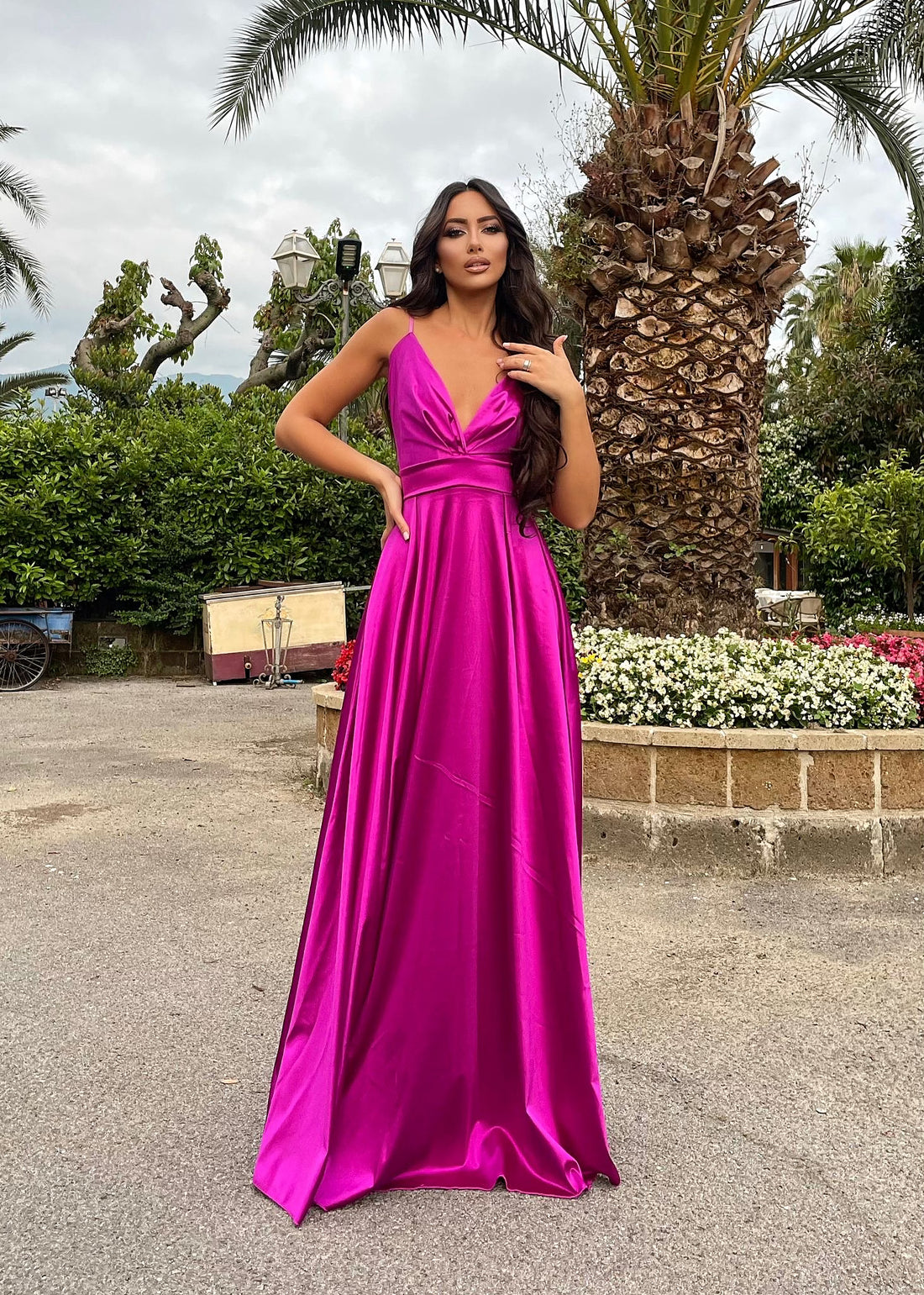 Abito in raso lungo con maxi gonna peonia - R.a. Boutique 