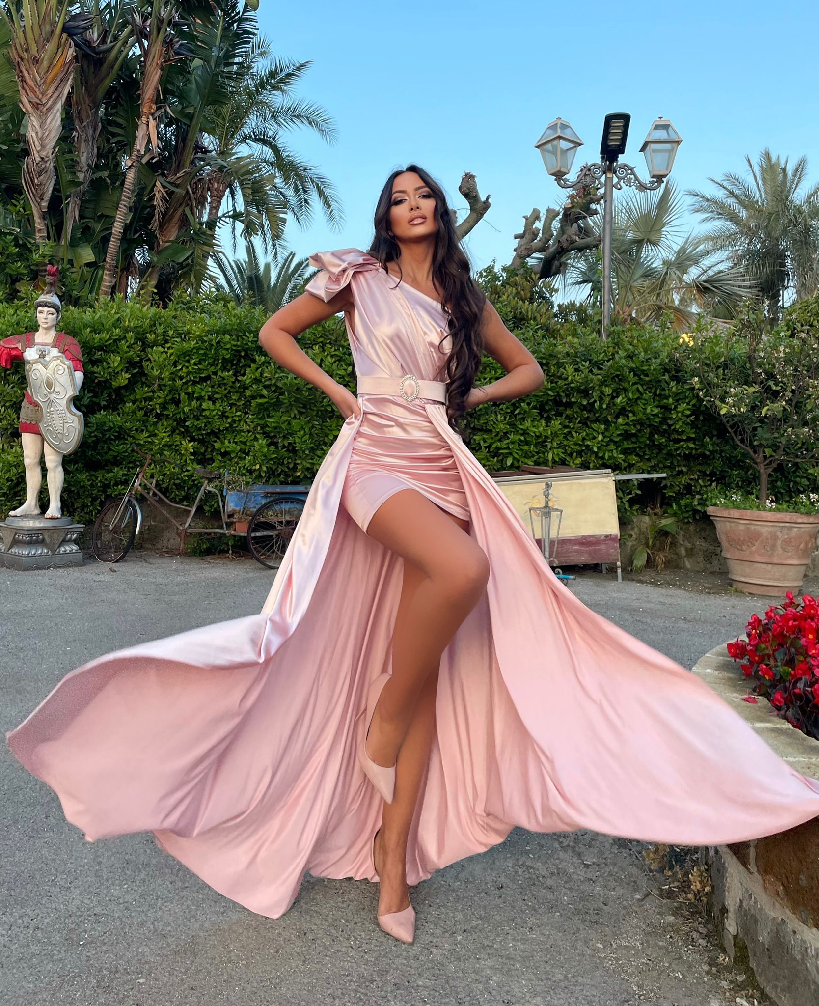 Abito rosa con fiocco e maxi gonna - R.a. Boutique 