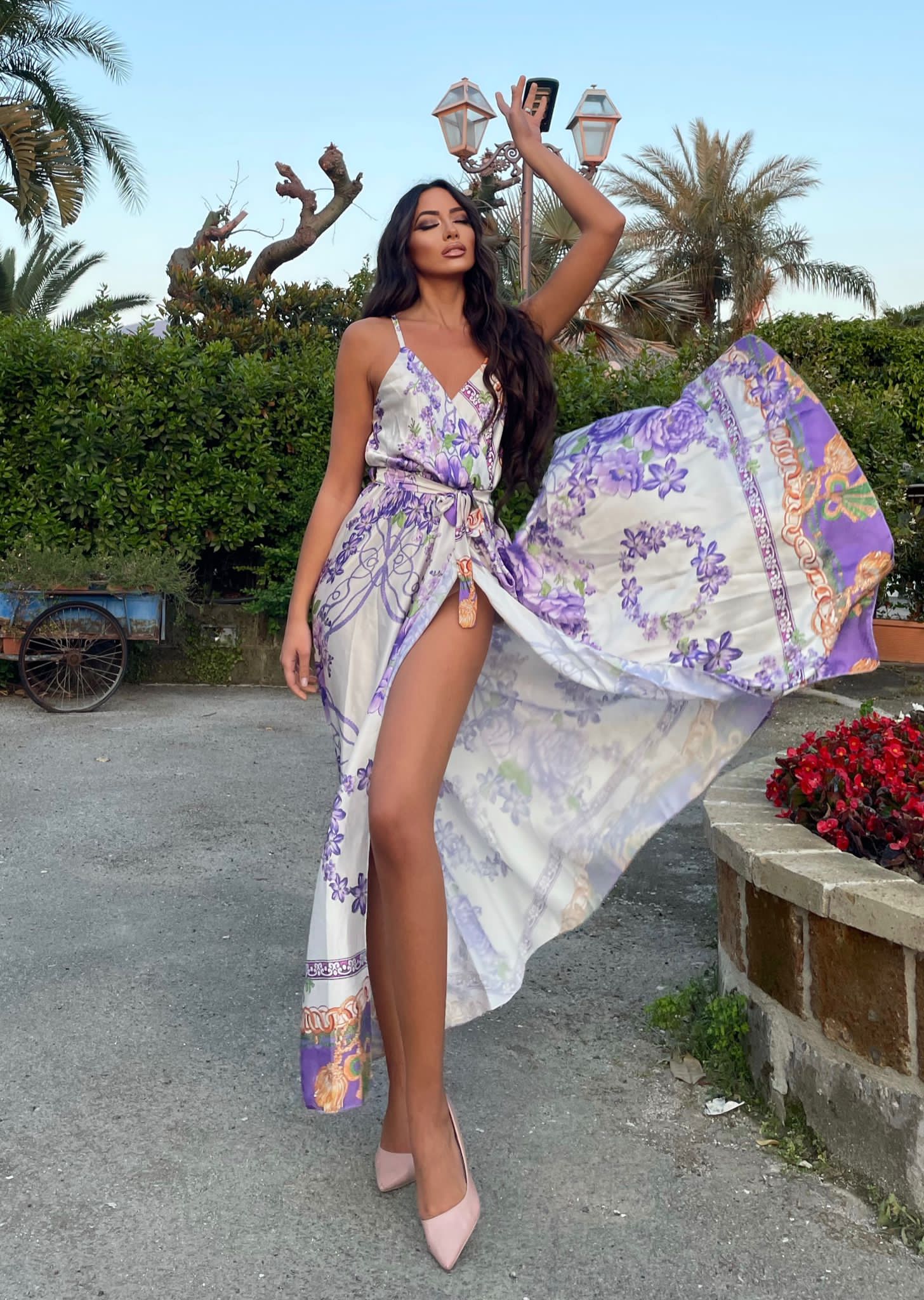 Abito con spacco fiori lilla - R.a. Boutique 