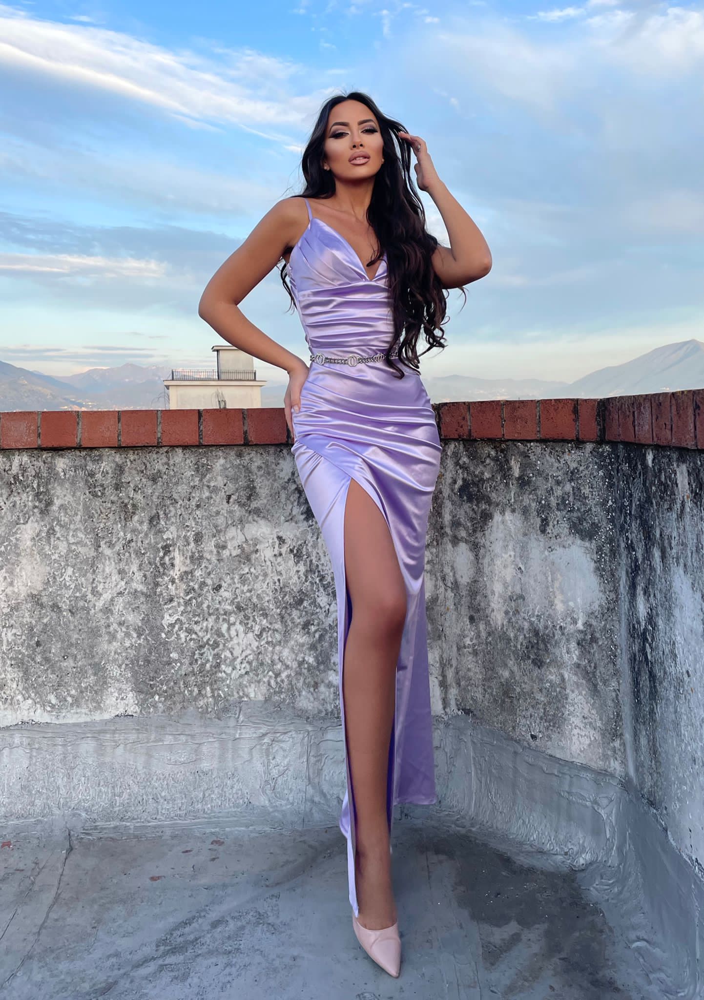 Abito in raso lilla con drappeggio - R.a. Boutique 