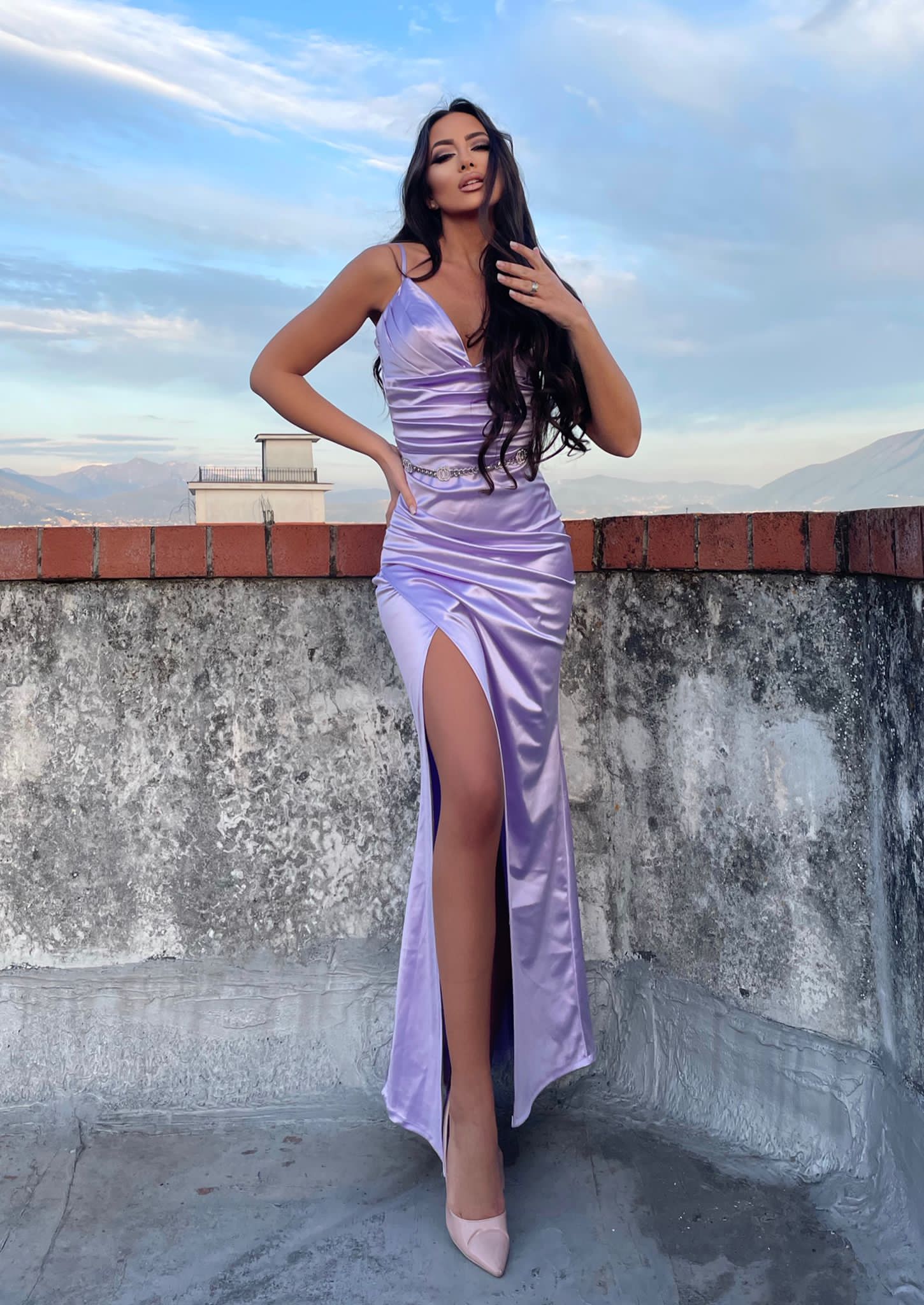 Abito in raso lilla con drappeggio - R.a. Boutique 