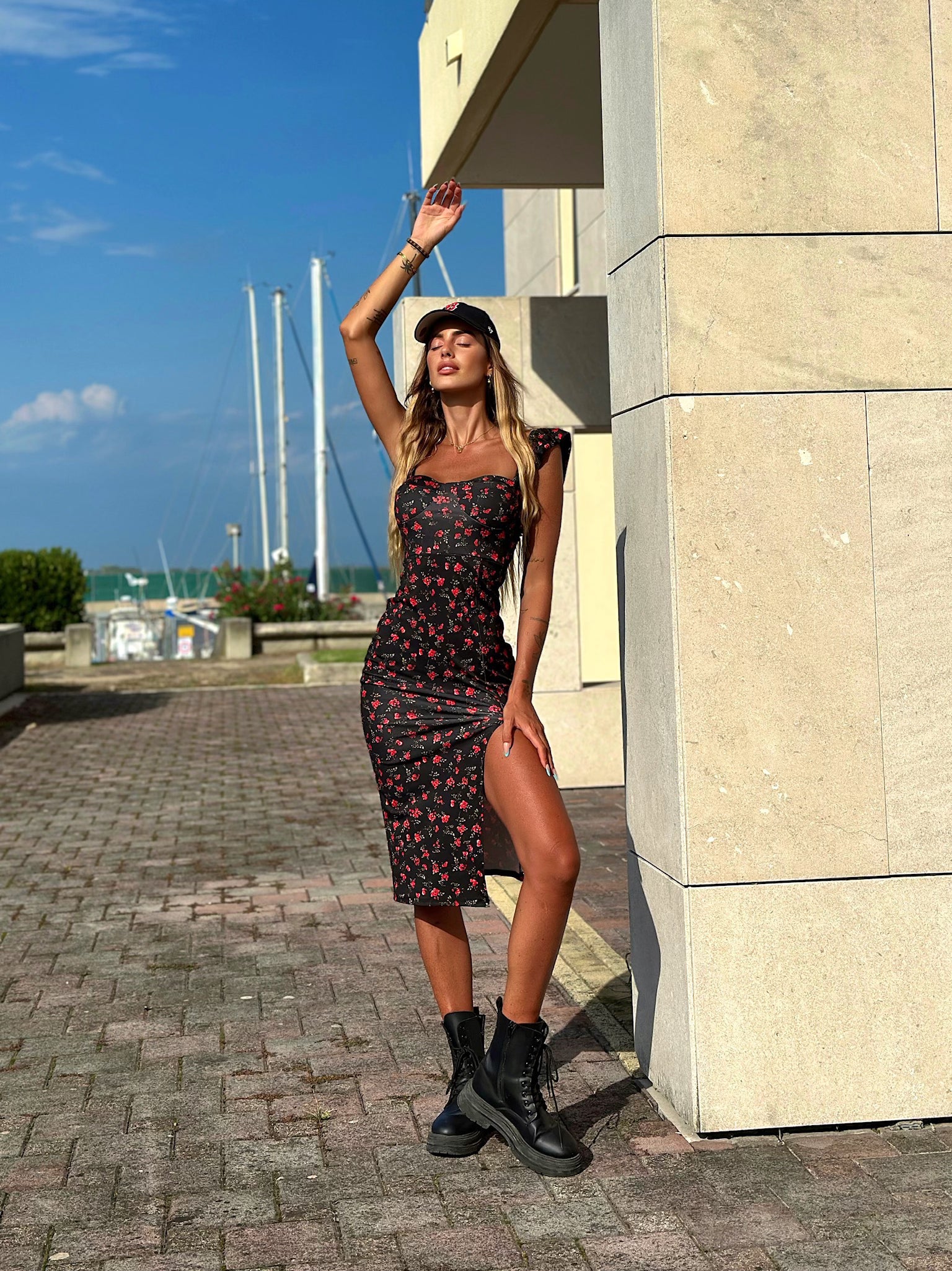 Abito midi nero fiori rossi - R.a. Boutique 