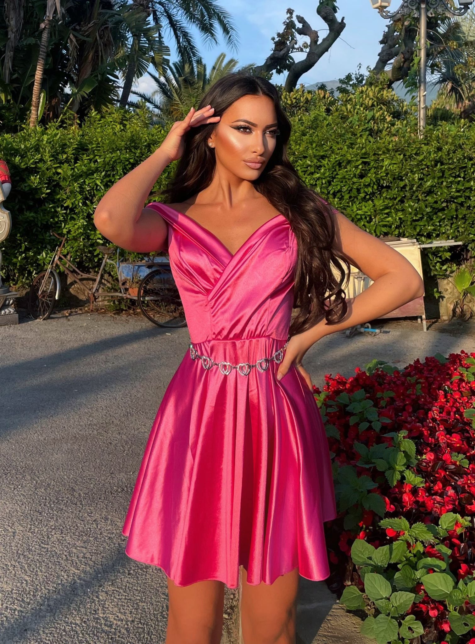 Abito corto in raso rosa fluo - R.a. Boutique 