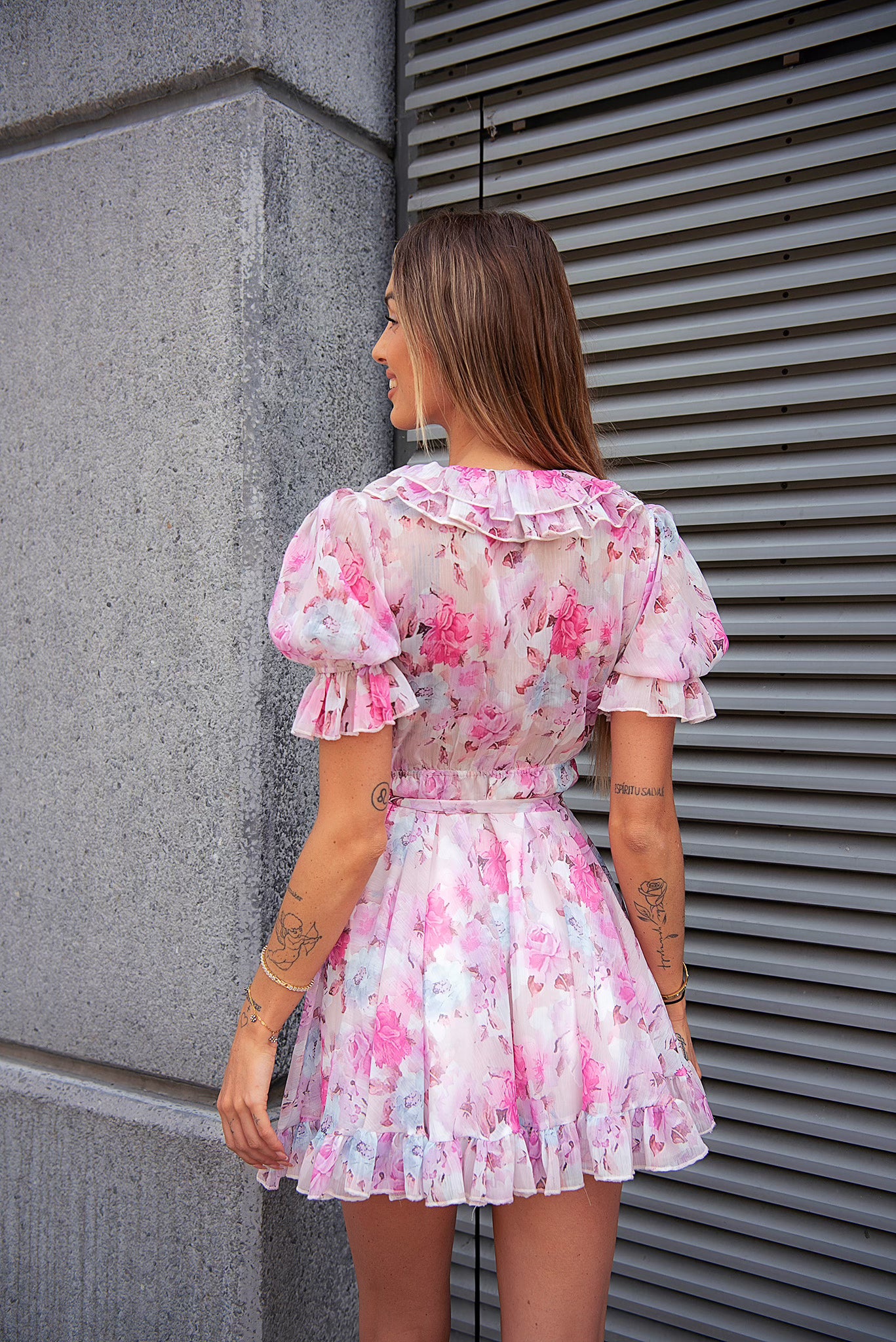 Abito a fiori rosa manica corta - R.a. Boutique 