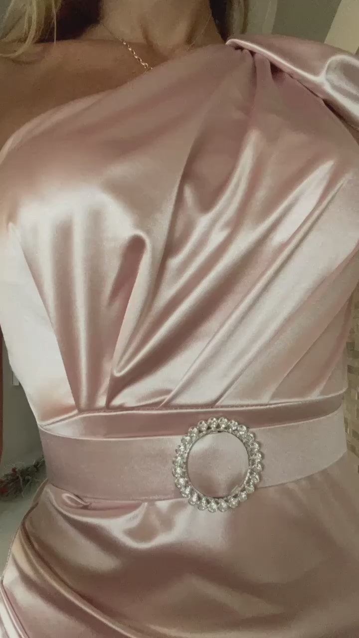 Abito rosa con fiocco e cintura - R.a. Boutique