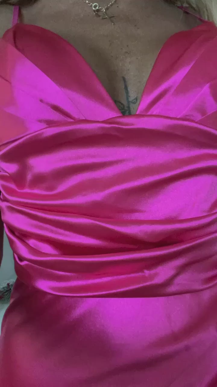 Abito in raso fuxia con drappeggio - R.a. Boutique